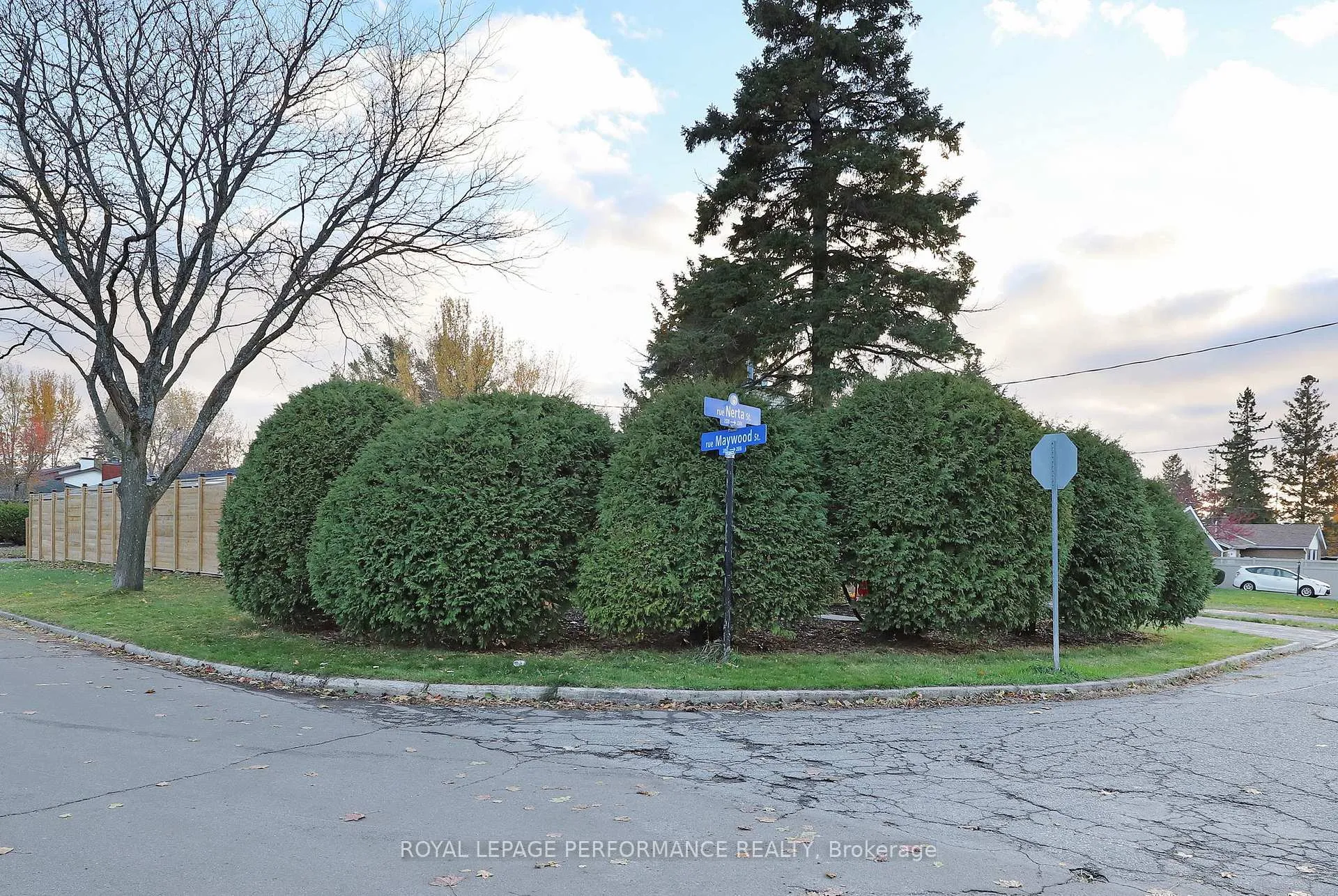 Photo 87 of 2320 Nerta Street, Ottawa, Hawthorne Meadows — HOMEH