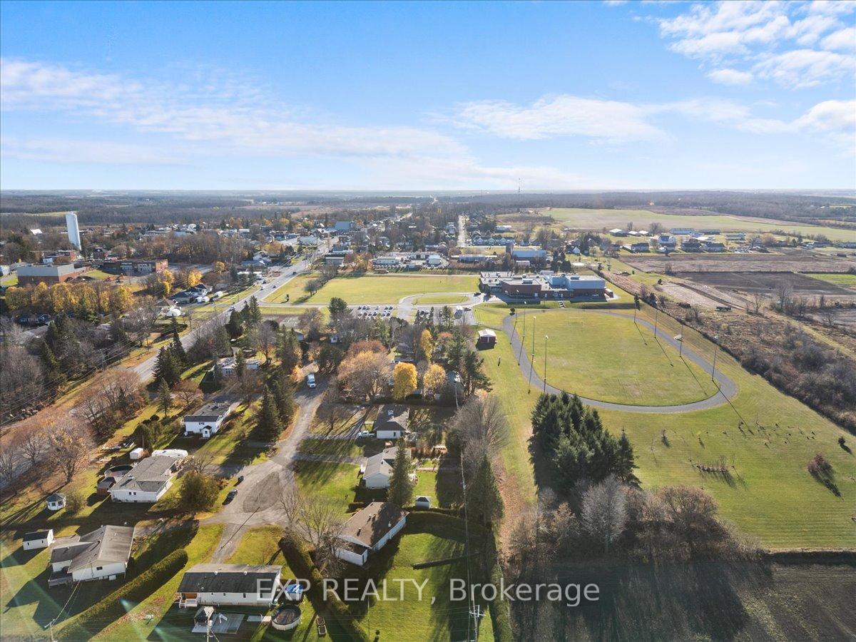 Photo 32 of 5 Hillview Circle, Champlain, Vankleek Hill — HOMEH