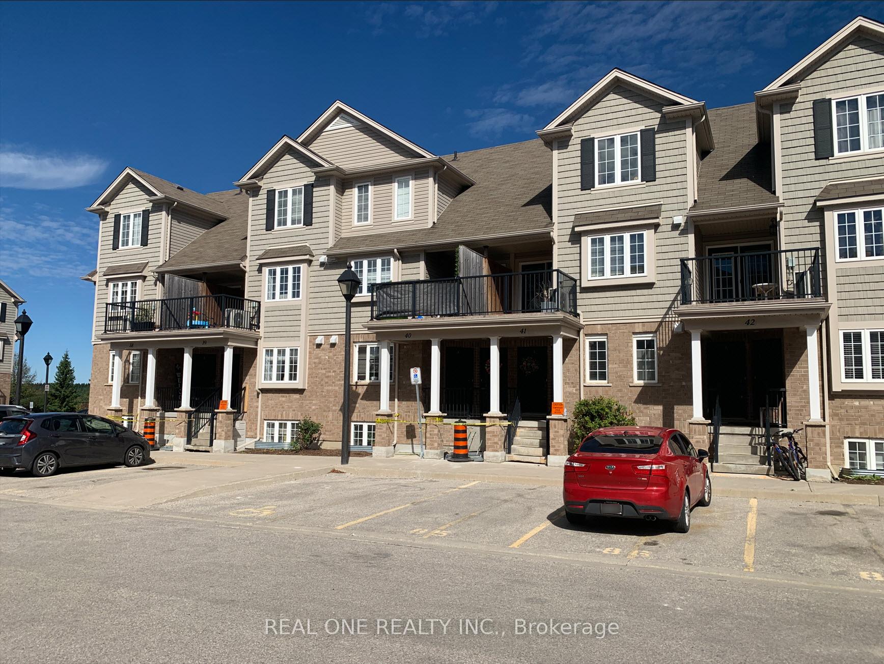 Front of Unit 40A, 15 Carere Crescent