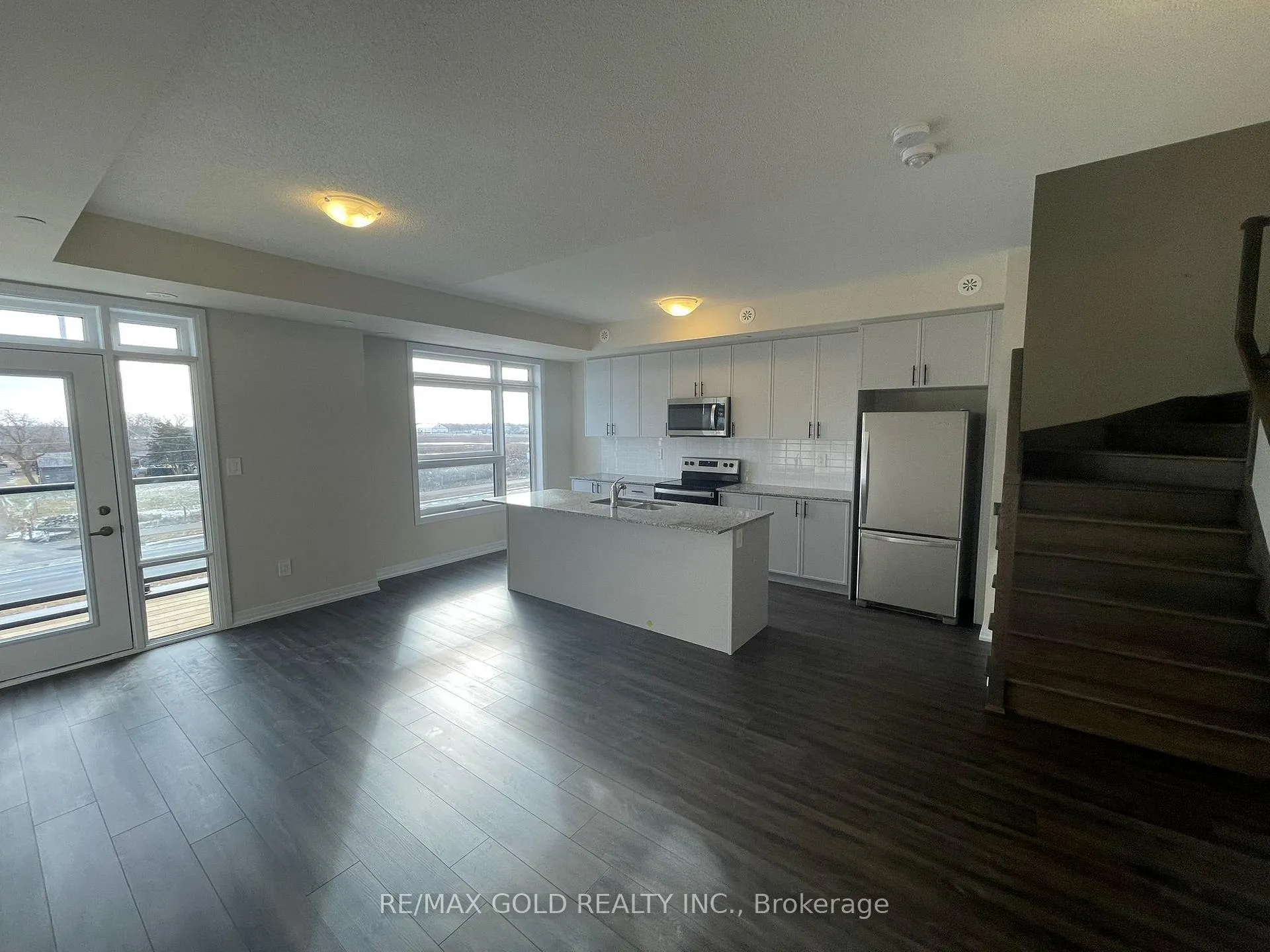 Front of Unit 414, 1581 Rose Way