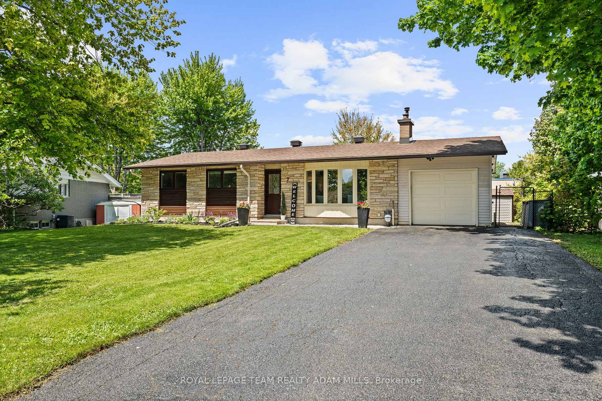 Photo 3 of 7 Elterwater Avenue, Ottawa, Crystal Beach — HOMEH