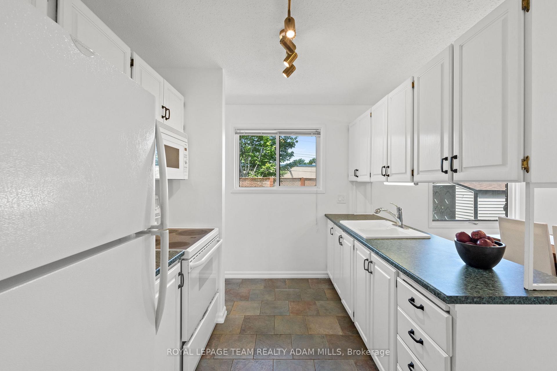 Photo 11 of 7 Elterwater Avenue, Ottawa, Crystal Beach — HOMEH