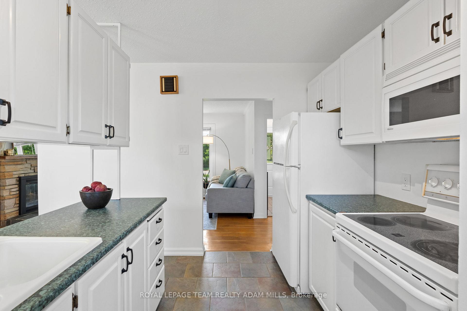 Photo 9 of 7 Elterwater Avenue, Ottawa, Crystal Beach — HOMEH