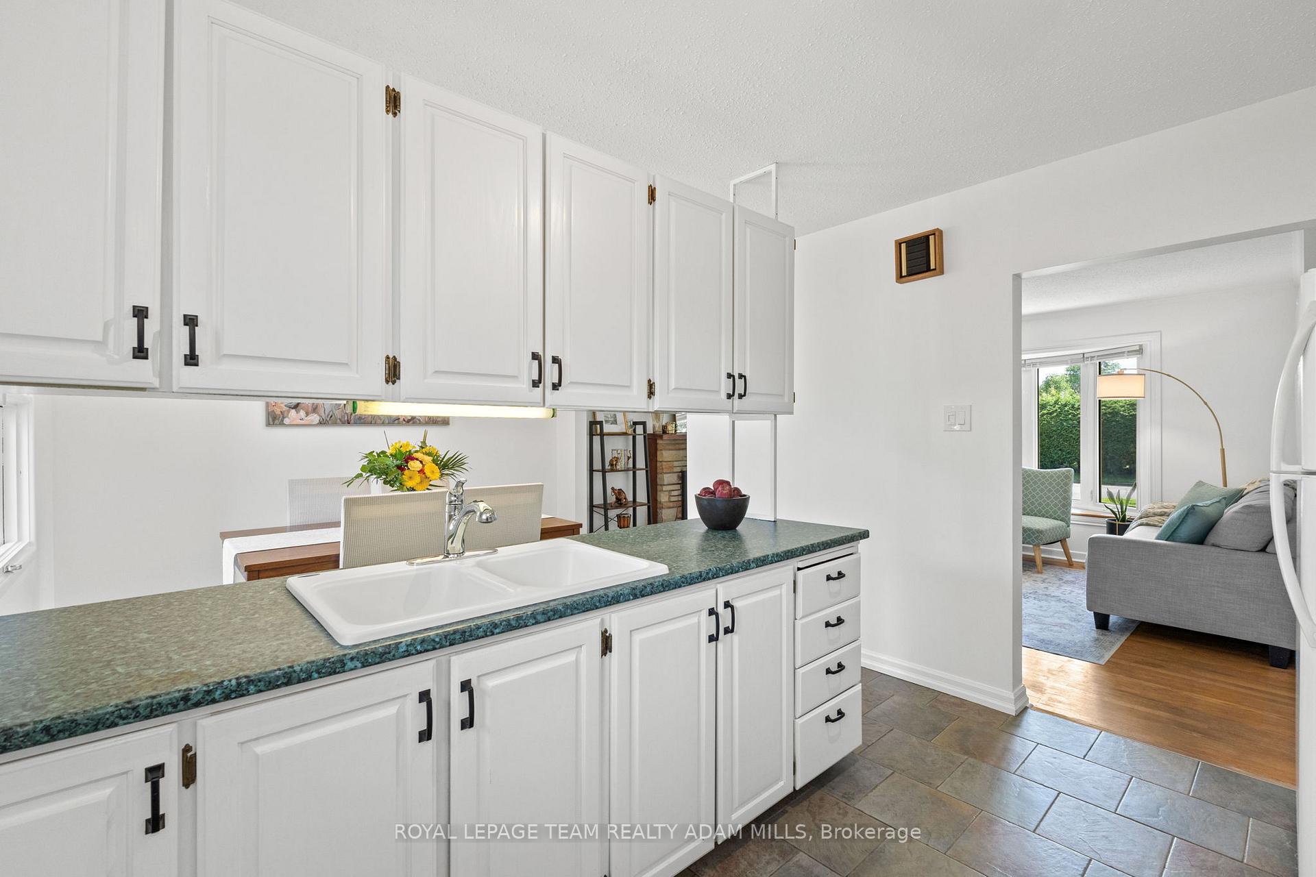 Photo 12 of 7 Elterwater Avenue, Ottawa, Crystal Beach — HOMEH