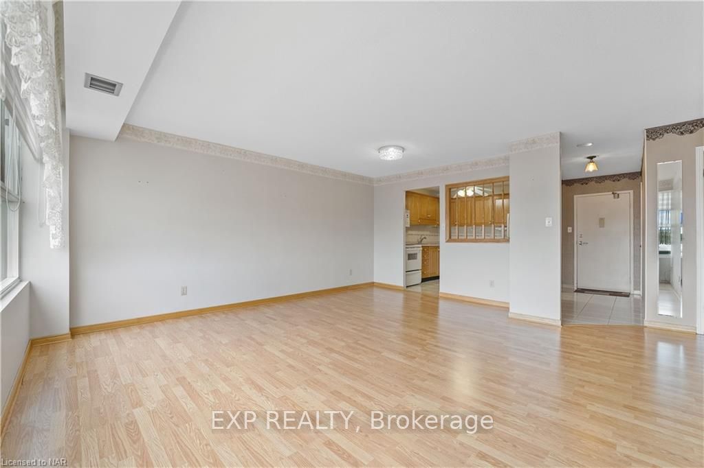 Photo 11 of Unit 305, 7 Gale Crescent, St. Catharines, E. Chester — HOMEH