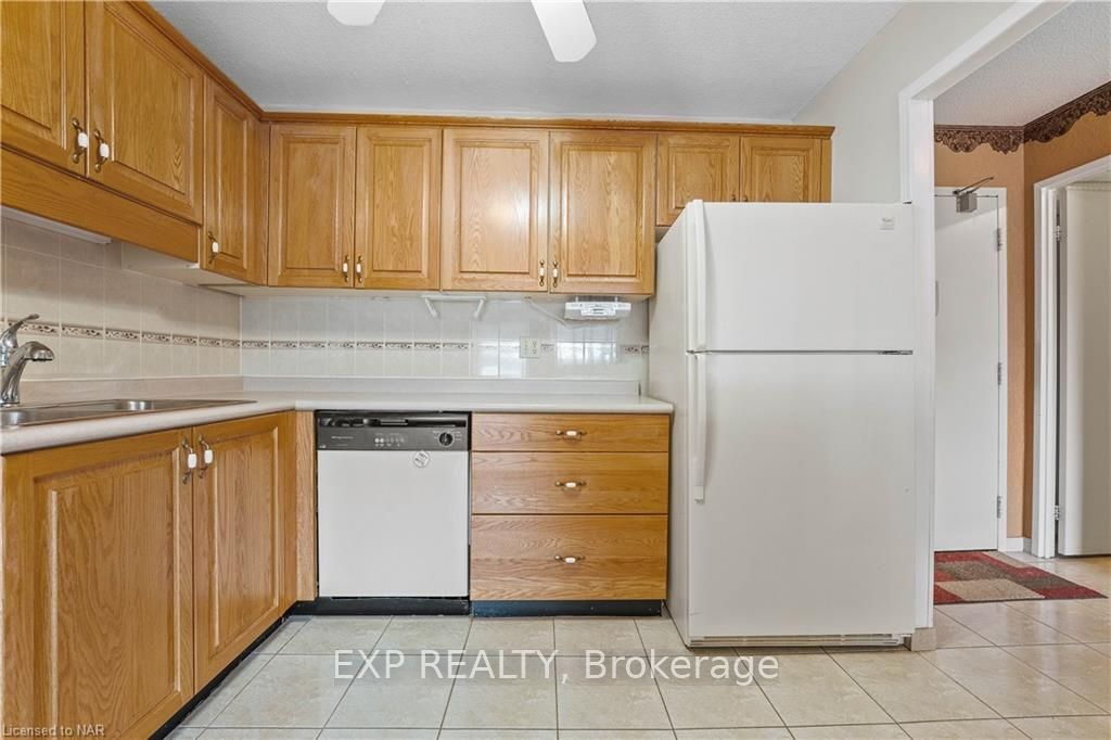 Photo 15 of Unit 305, 7 Gale Crescent, St. Catharines, E. Chester — HOMEH