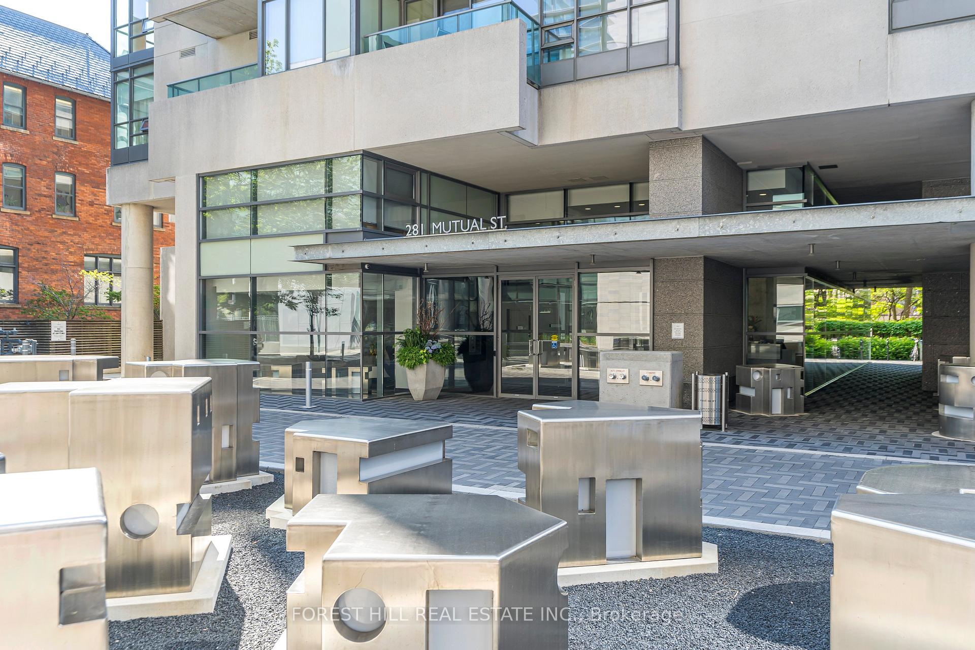 Photo 7 of Unit 605, 281 Mutual Street, Toronto, Church-Yonge Corridor — HOMEH