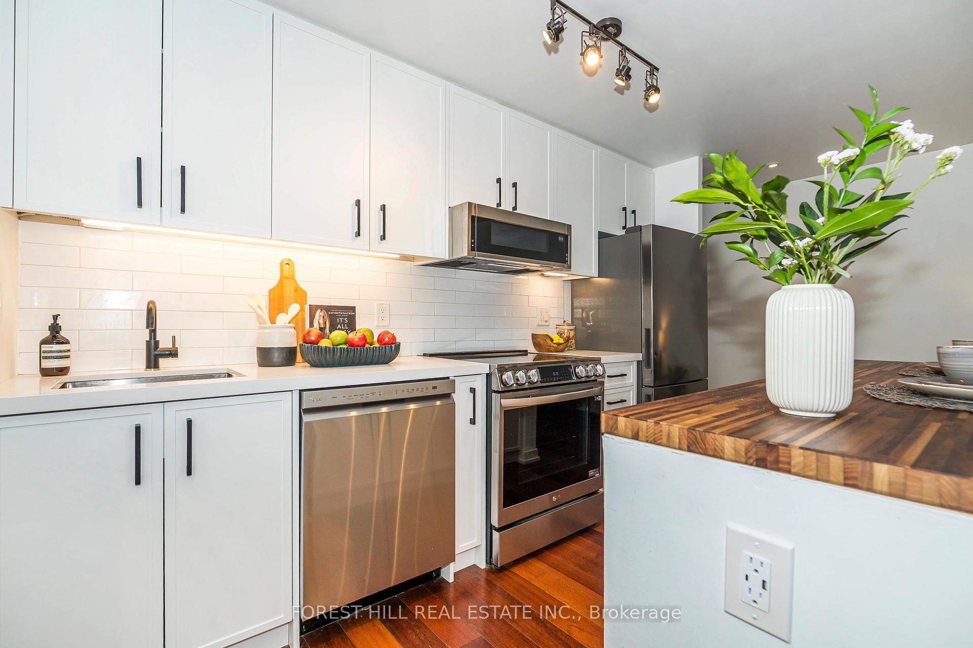 Photo 23 of Unit 605, 281 Mutual Street, Toronto, Church-Yonge Corridor — HOMEH