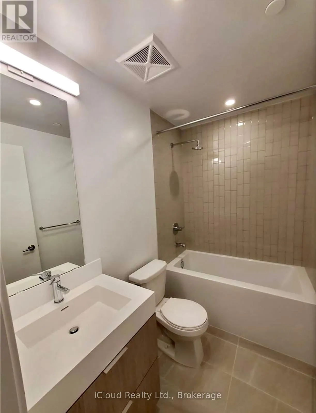 Photo 8 of Unit 203, 130 River Street, Toronto, Regent Park — HOMEH