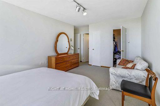 Photo 6 of Unit 1601, 130 Neptune Drive, Toronto, Englemount-Lawrence — HOMEH