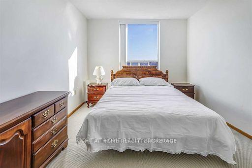 Photo 8 of Unit 1601, 130 Neptune Drive, Toronto, Englemount-Lawrence — HOMEH