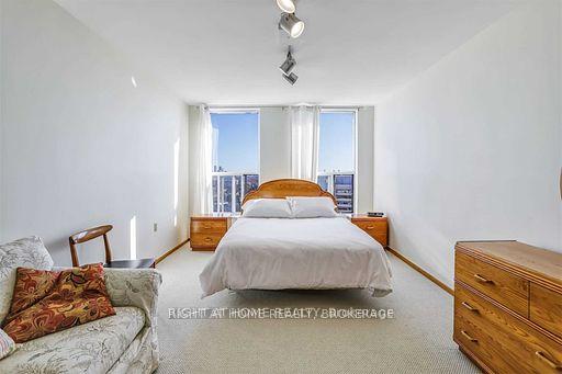 Photo 12 of Unit 1601, 130 Neptune Drive, Toronto, Englemount-Lawrence — HOMEH