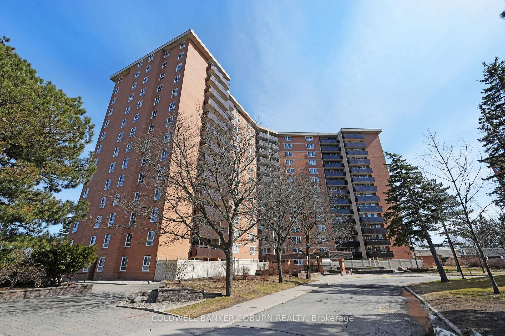 Photo 1 of Unit 614, 2020 Jasmine Crescent, Ottawa, Beacon Hill South — HOMEH