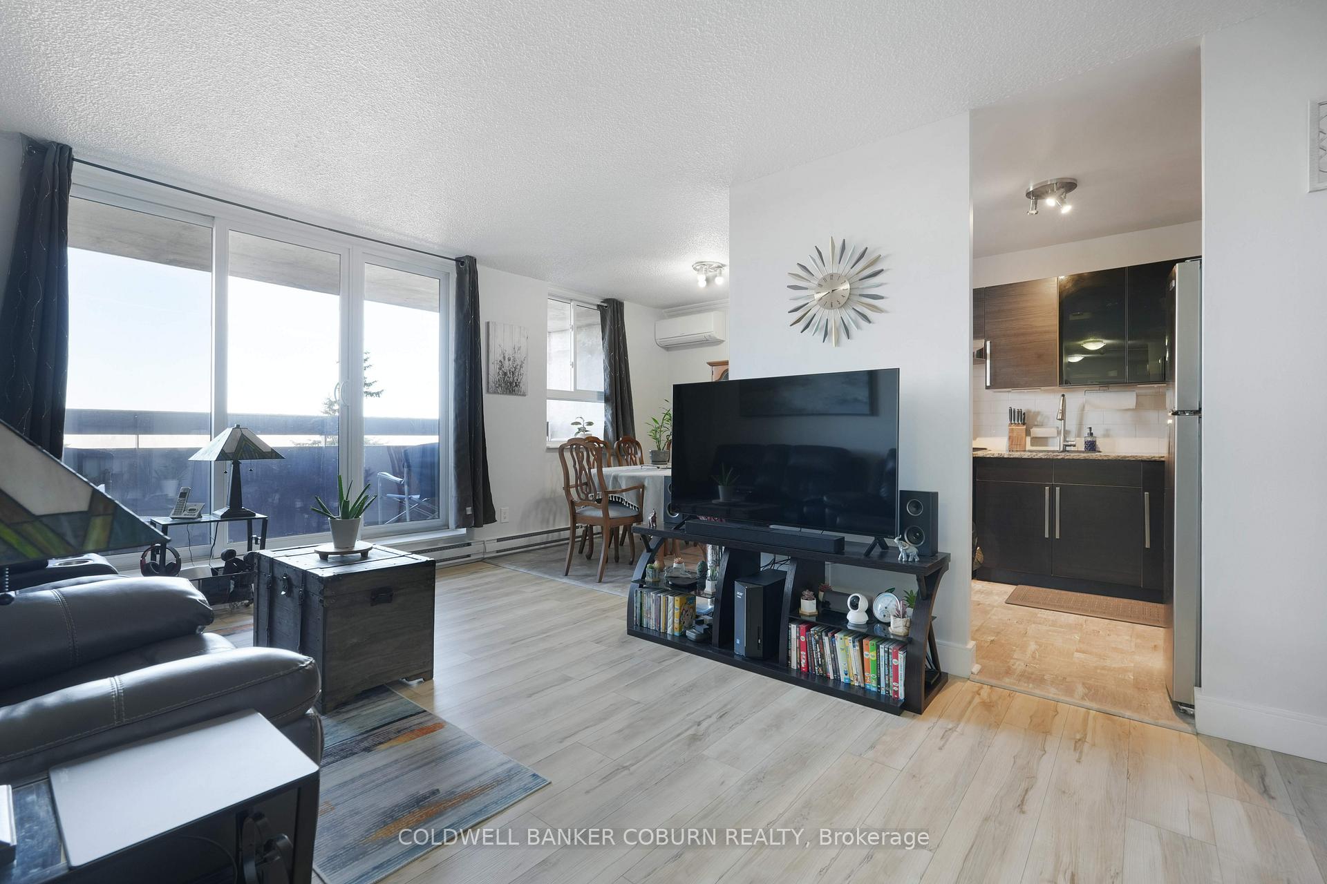 Photo 4 of Unit 614, 2020 Jasmine Crescent, Ottawa, Beacon Hill South — HOMEH