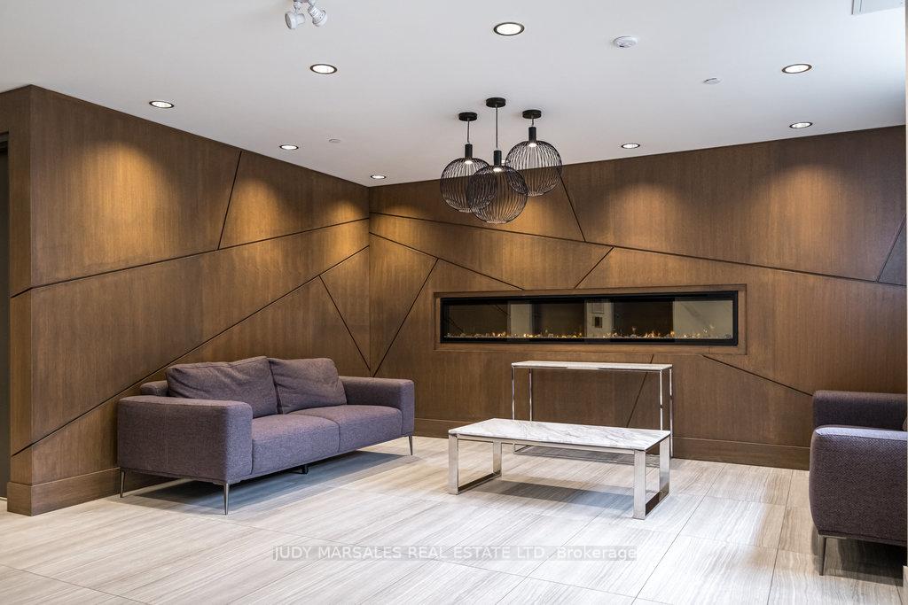 Photo 5 of Unit 510, 16 Markle Crescent, Hamilton, Ancaster — HOMEH