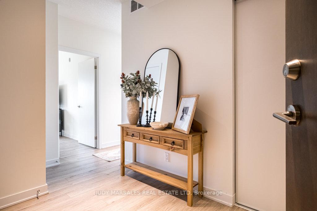 Photo 7 of Unit 510, 16 Markle Crescent, Hamilton, Ancaster — HOMEH