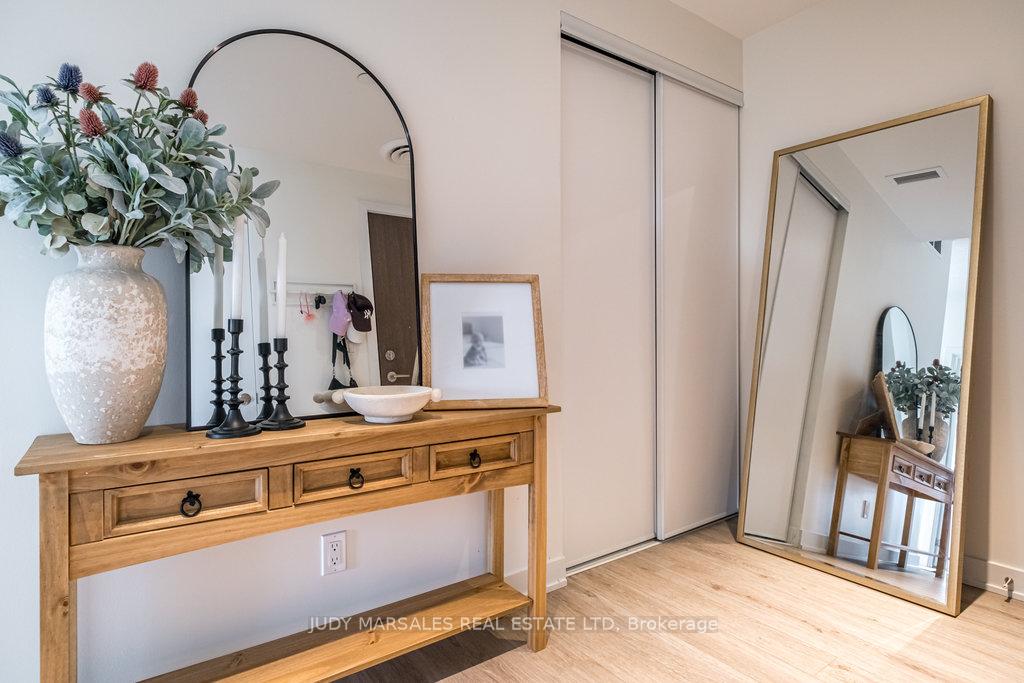 Photo 10 of Unit 510, 16 Markle Crescent, Hamilton, Ancaster — HOMEH