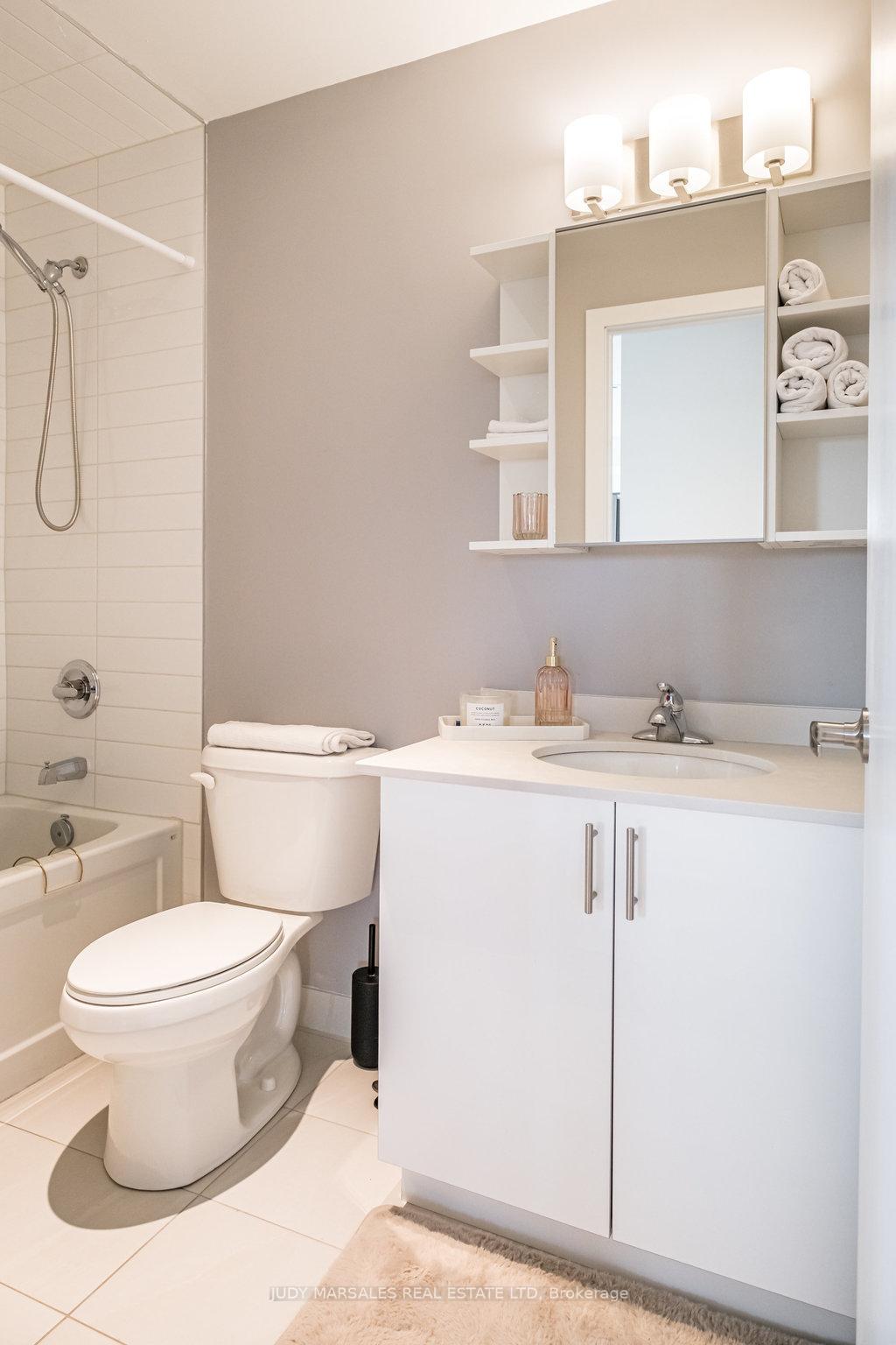 Photo 11 of Unit 510, 16 Markle Crescent, Hamilton, Ancaster — HOMEH