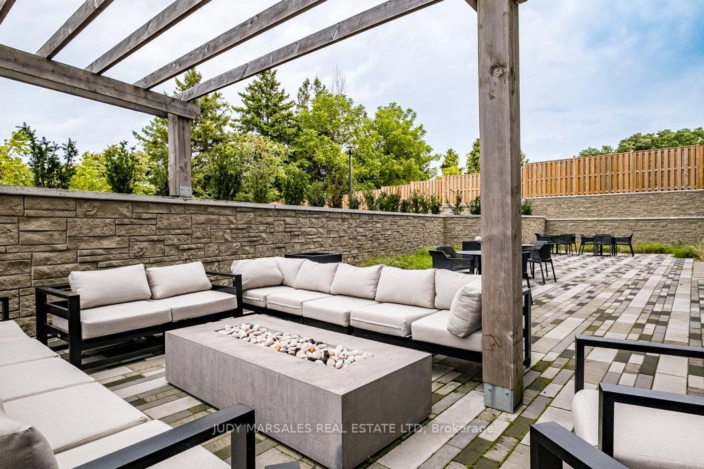 Photo 33 of Unit 510, 16 Markle Crescent, Hamilton, Ancaster — HOMEH