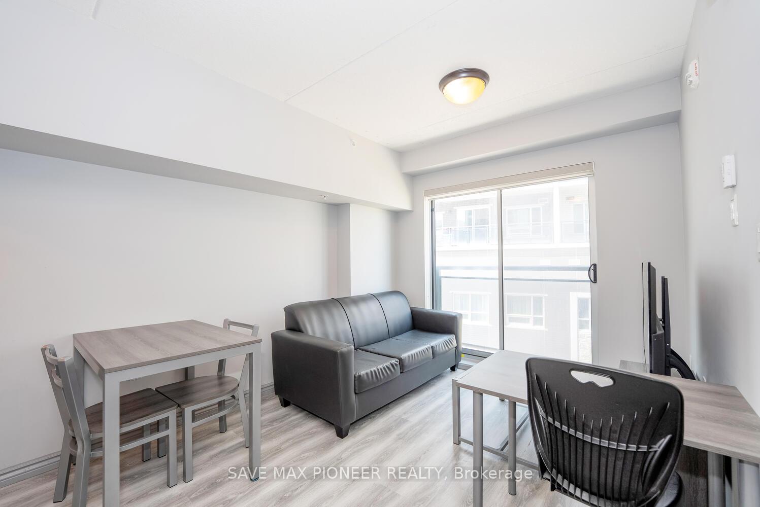 Photo 12 of Unit G215, 275 Larch Street, Waterloo, Lakeshore Village — HOMEH