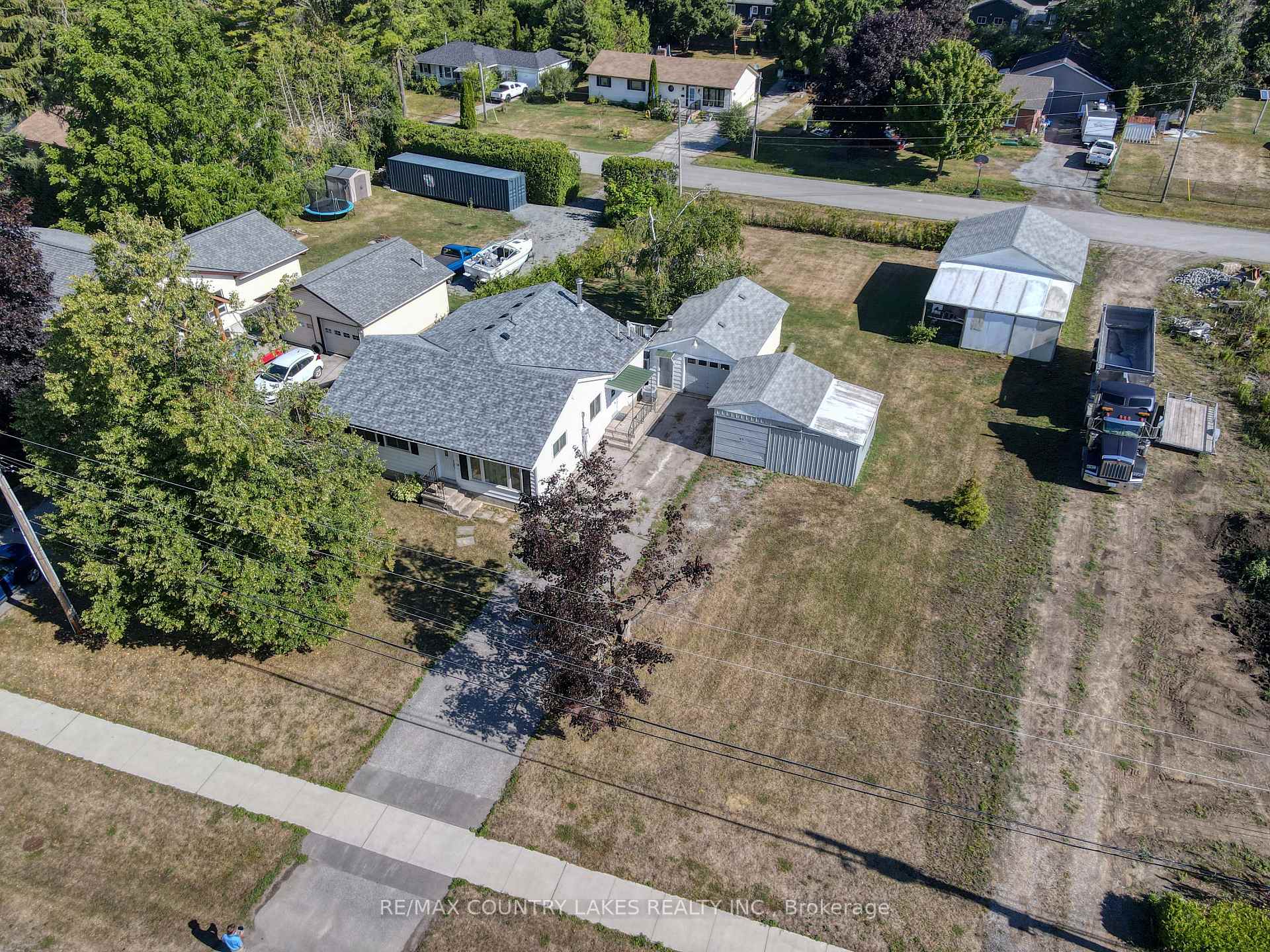 Photo 4 of 122 Victoria Avenue, Brock, Beaverton — HOMEH