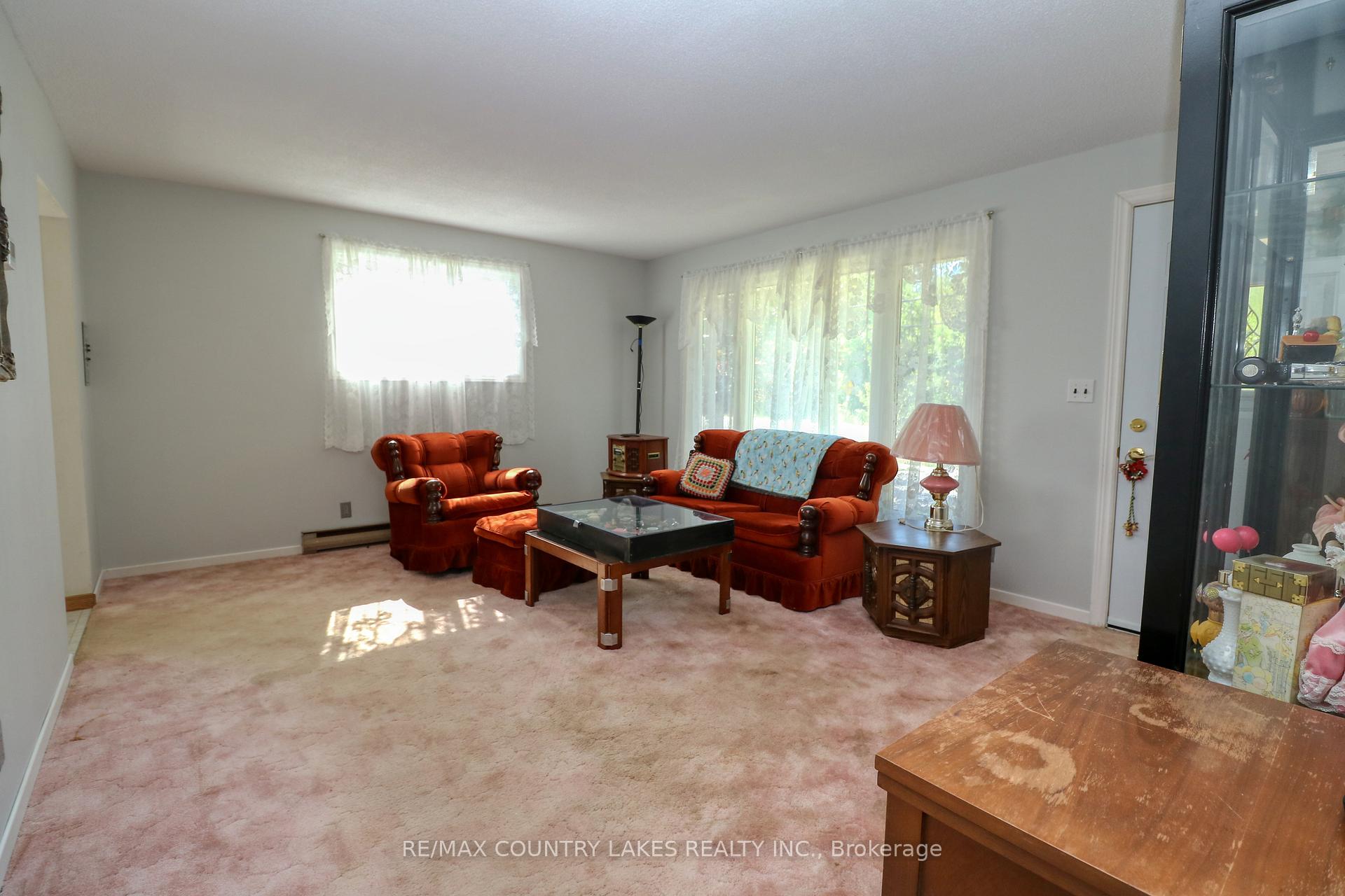 Photo 3 of 122 Victoria Avenue, Brock, Beaverton — HOMEH