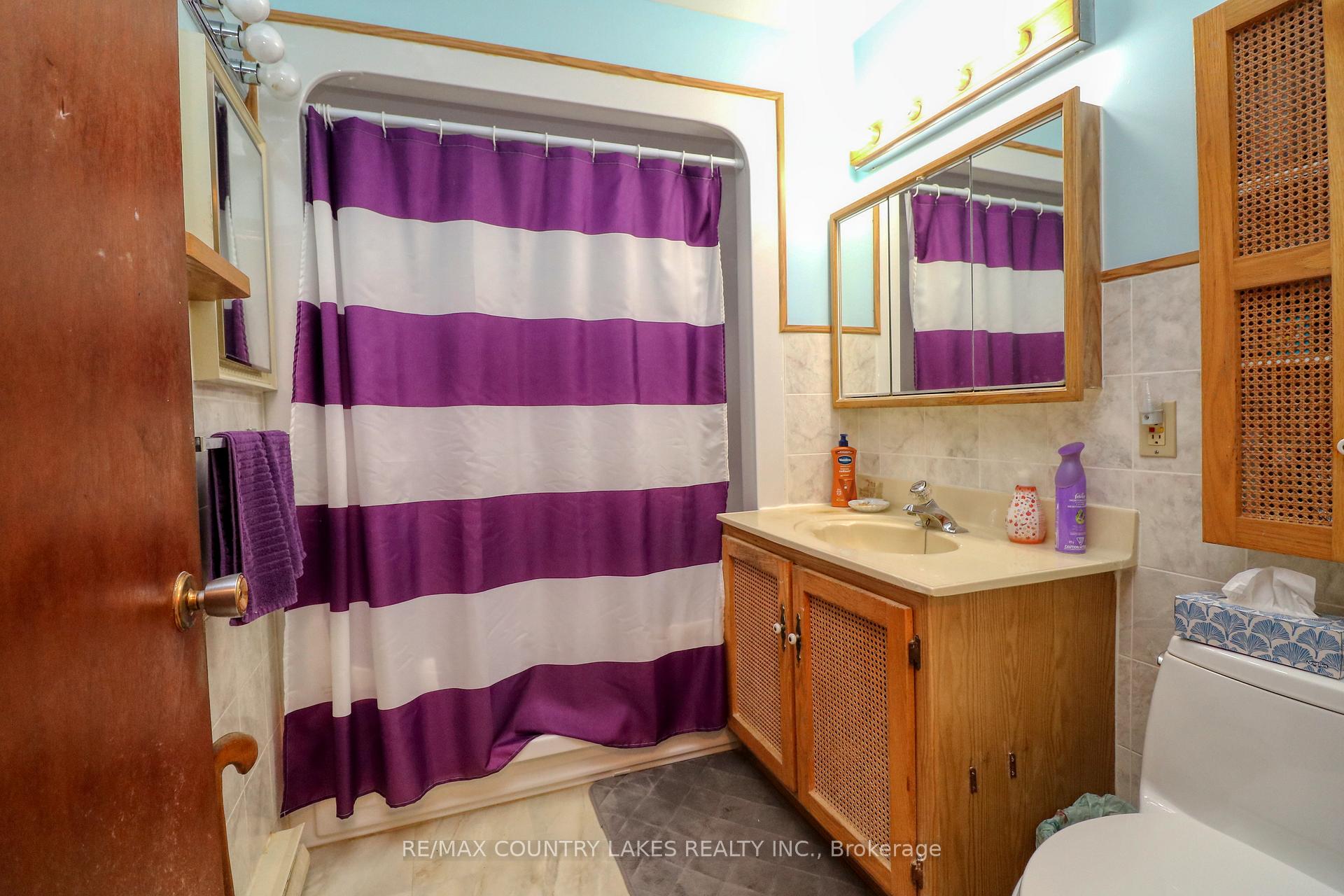 Photo 6 of 122 Victoria Avenue, Brock, Beaverton — HOMEH