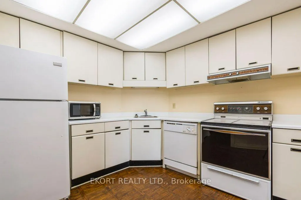 Photo 14 of Unit 604, 2 South Front Street, Belleville, Belleville Ward — HOMEH