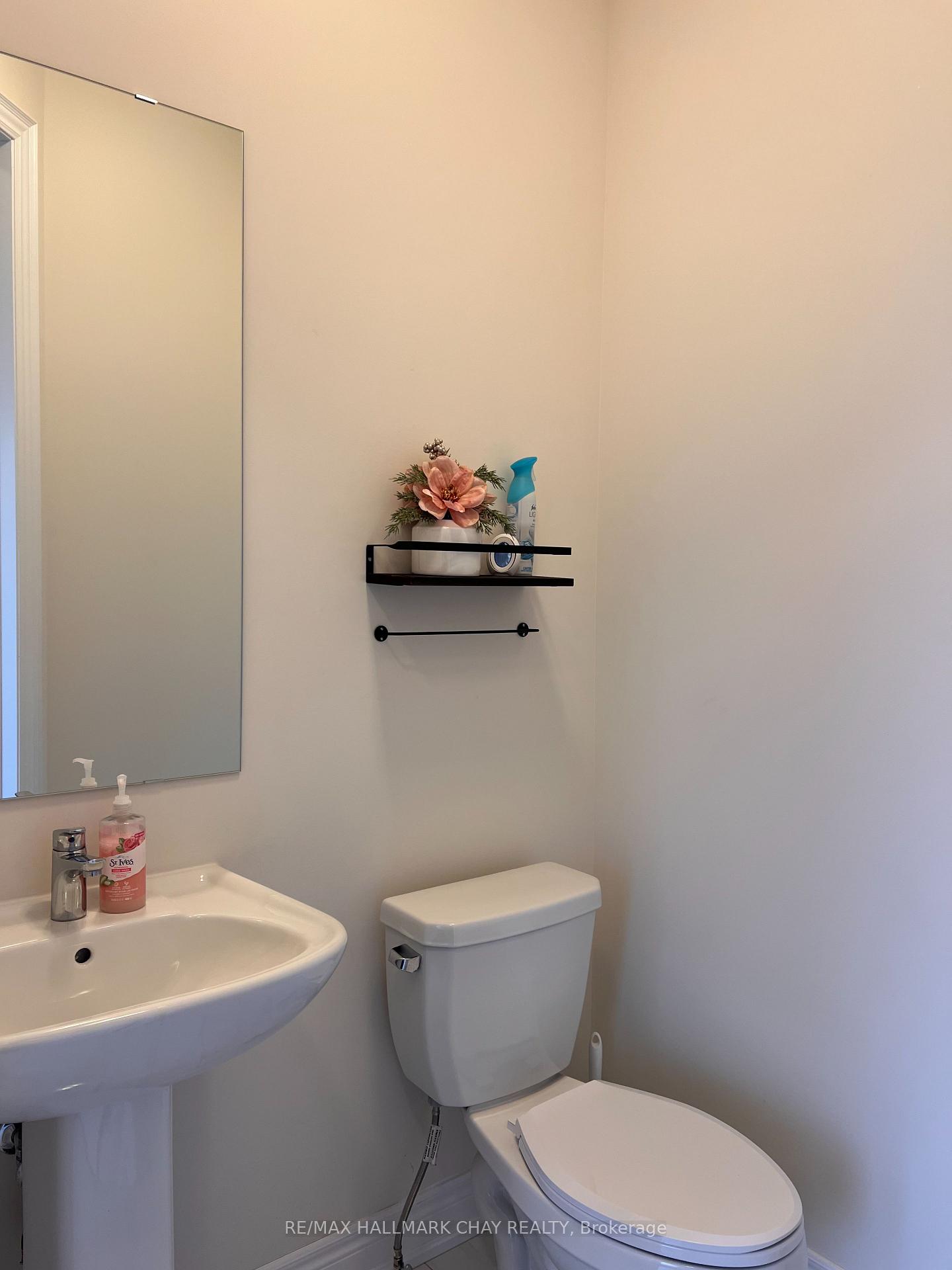 Photo 5 of 327 Atkinson Street, Clearview, Stayner — HOMEH