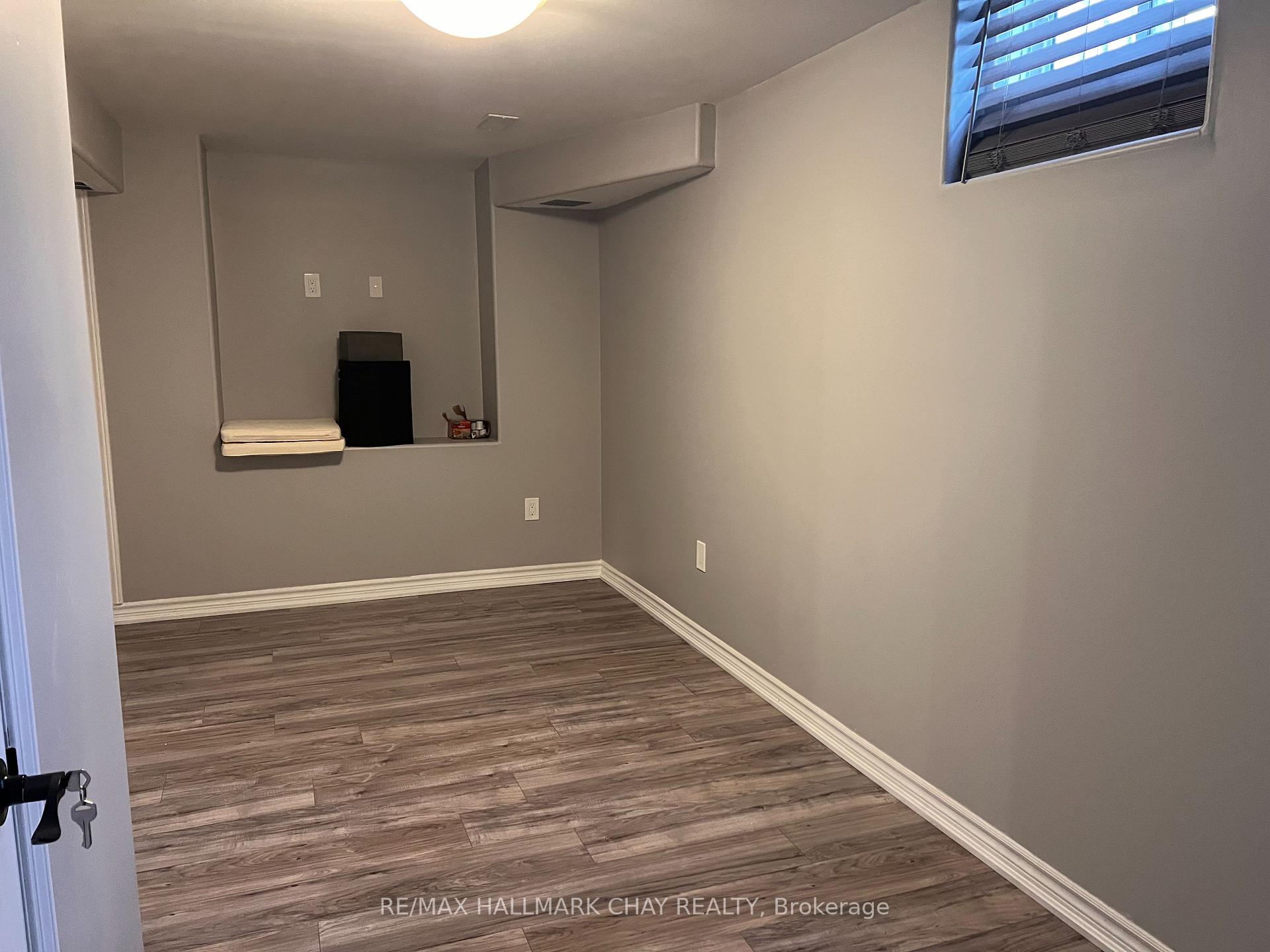 Photo 15 of 327 Atkinson Street, Clearview, Stayner — HOMEH