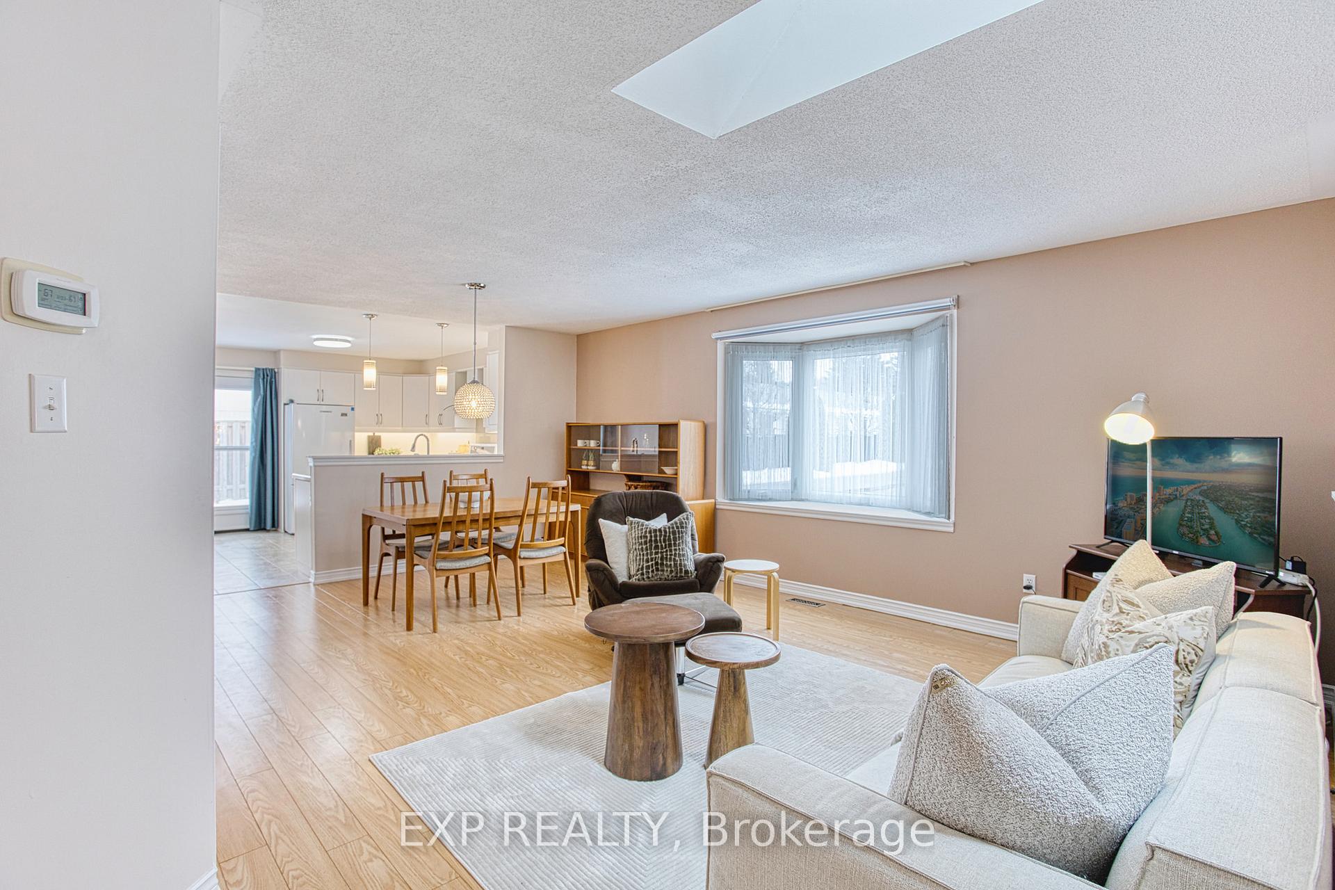 Photo 4 of Unit 2, 165 Main Street E, Grimsby, Grimsby East — HOMEH