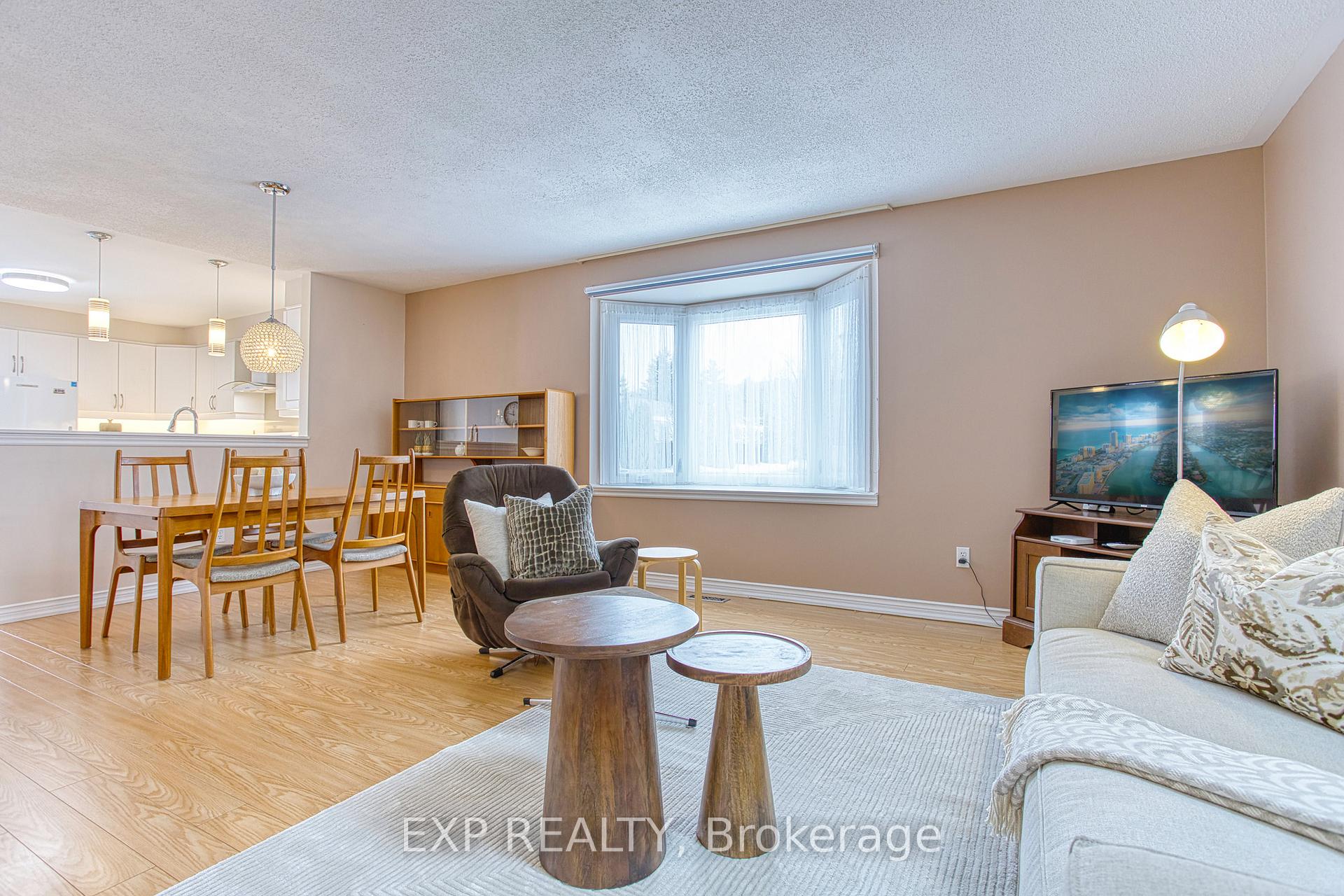 Photo 5 of Unit 2, 165 Main Street E, Grimsby, Grimsby East — HOMEH