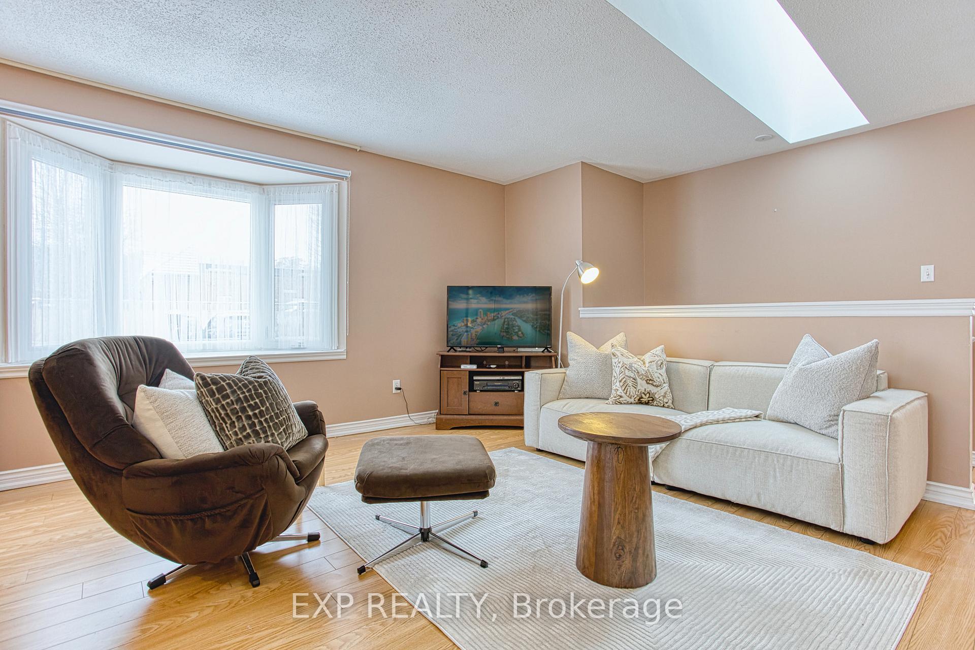 Photo 6 of Unit 2, 165 Main Street E, Grimsby, Grimsby East — HOMEH
