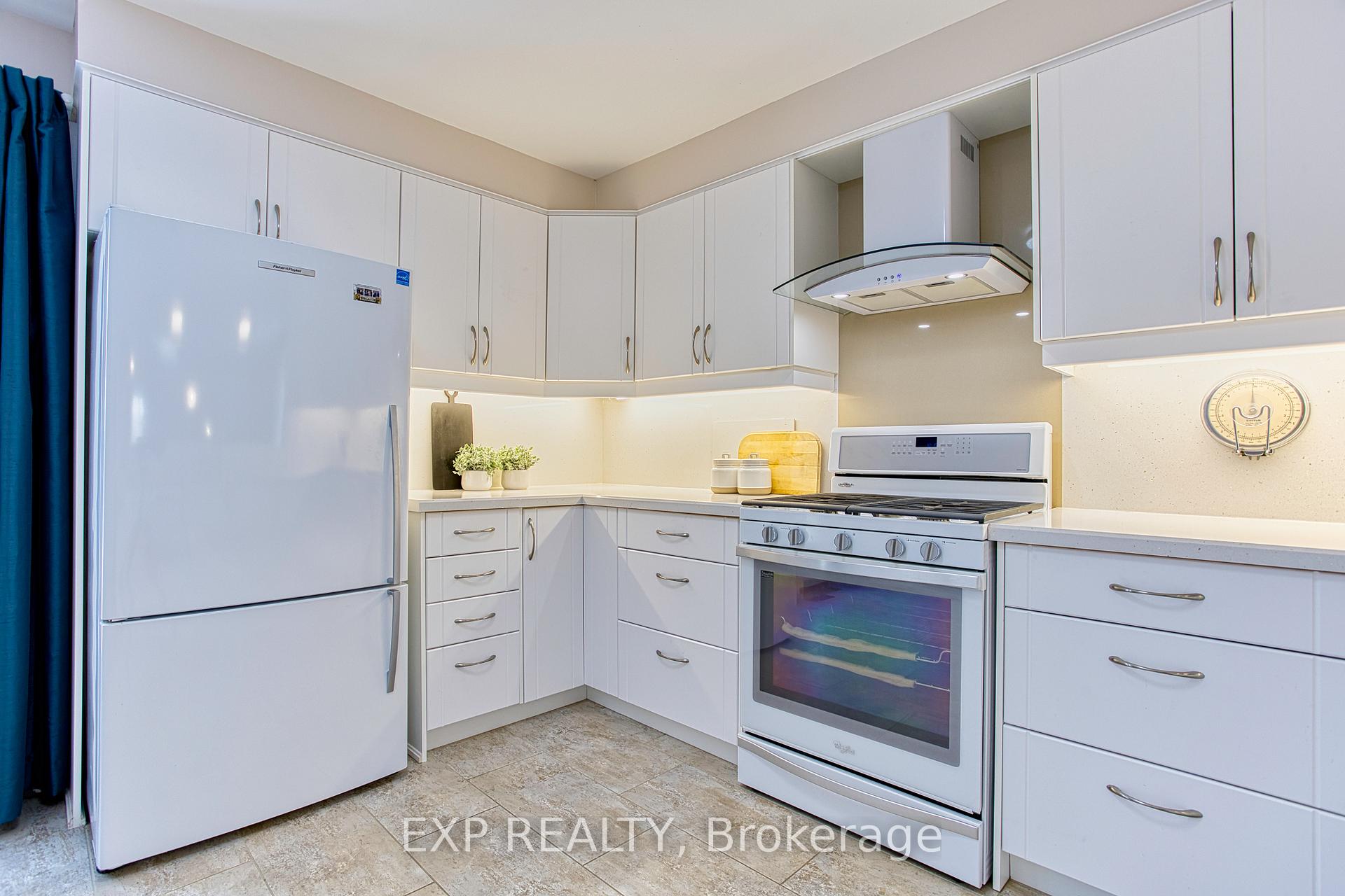 Photo 14 of Unit 2, 165 Main Street E, Grimsby, Grimsby East — HOMEH