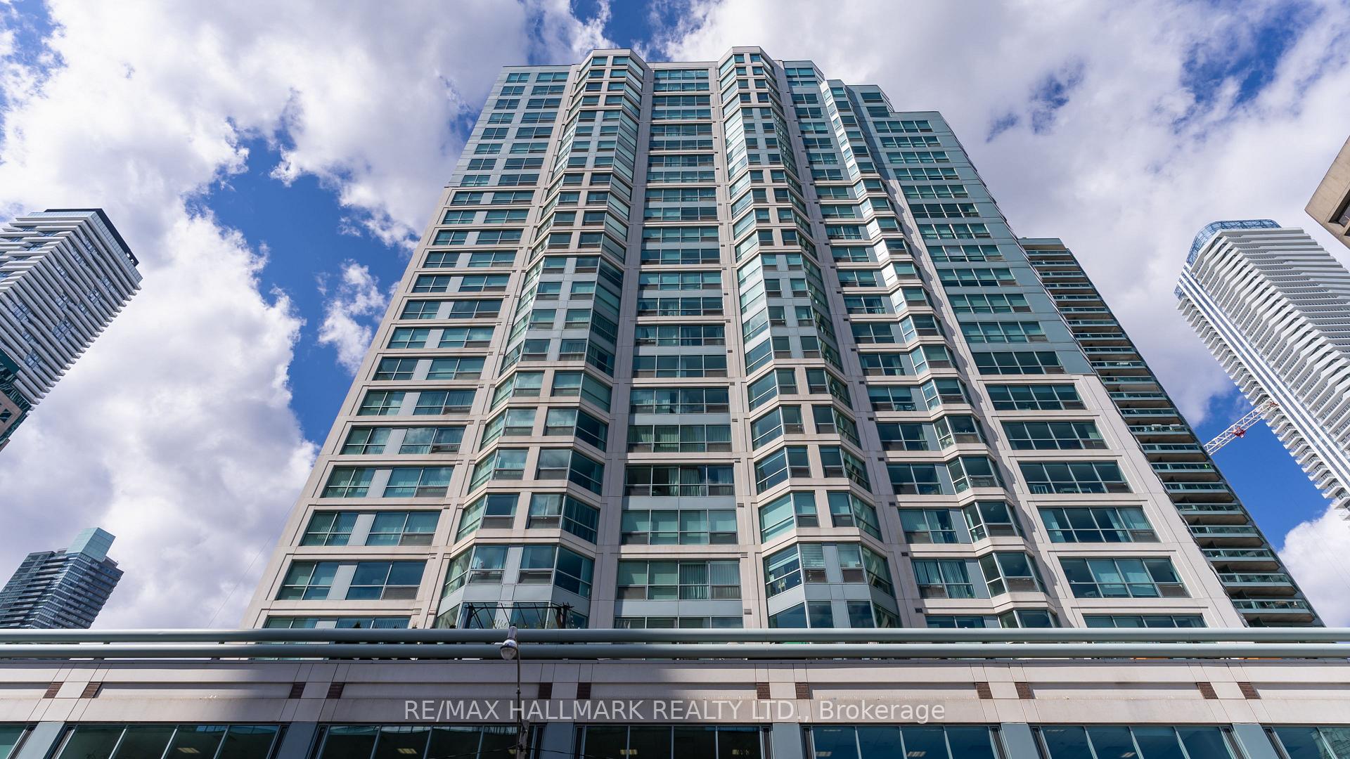 Photo 2 of Unit Ph9, 10 Queens Quay W, Toronto, Waterfront Communities — HOMEH