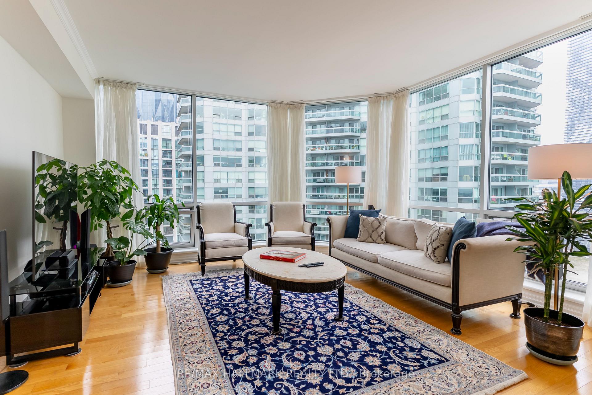 Photo 5 of Unit Ph9, 10 Queens Quay W, Toronto, Waterfront Communities — HOMEH