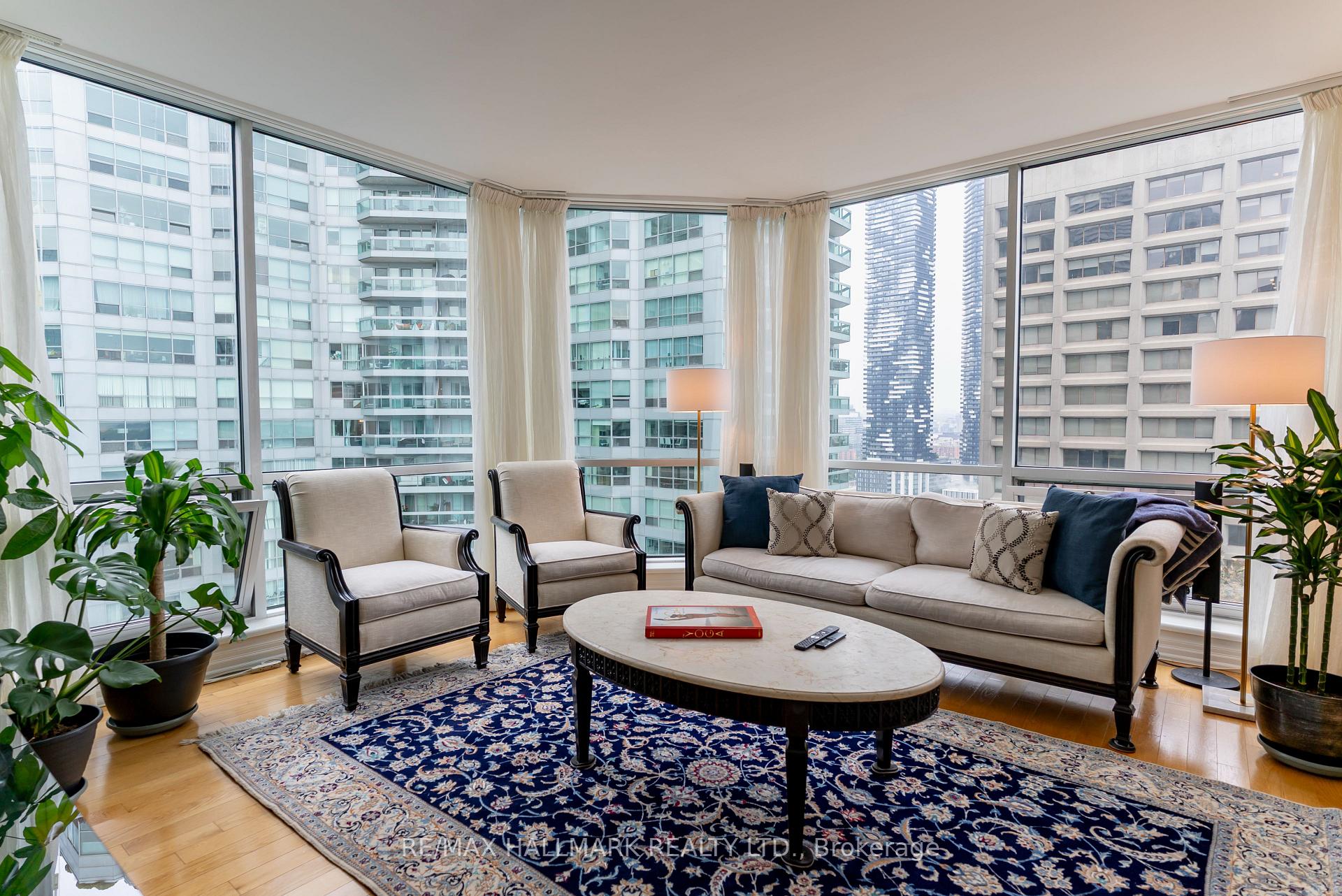 Photo 6 of Unit Ph9, 10 Queens Quay W, Toronto, Waterfront Communities — HOMEH