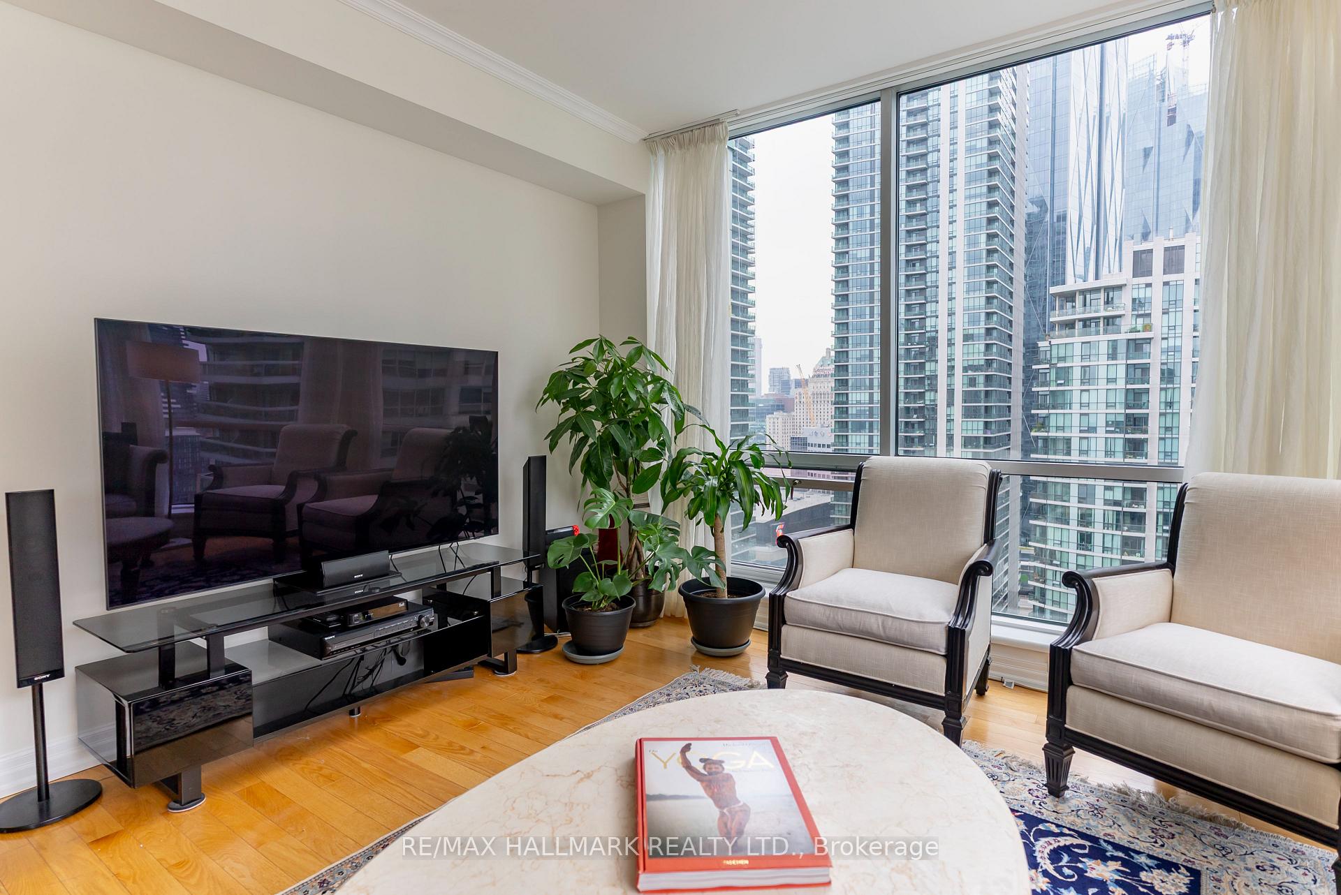 Photo 7 of Unit Ph9, 10 Queens Quay W, Toronto, Waterfront Communities — HOMEH