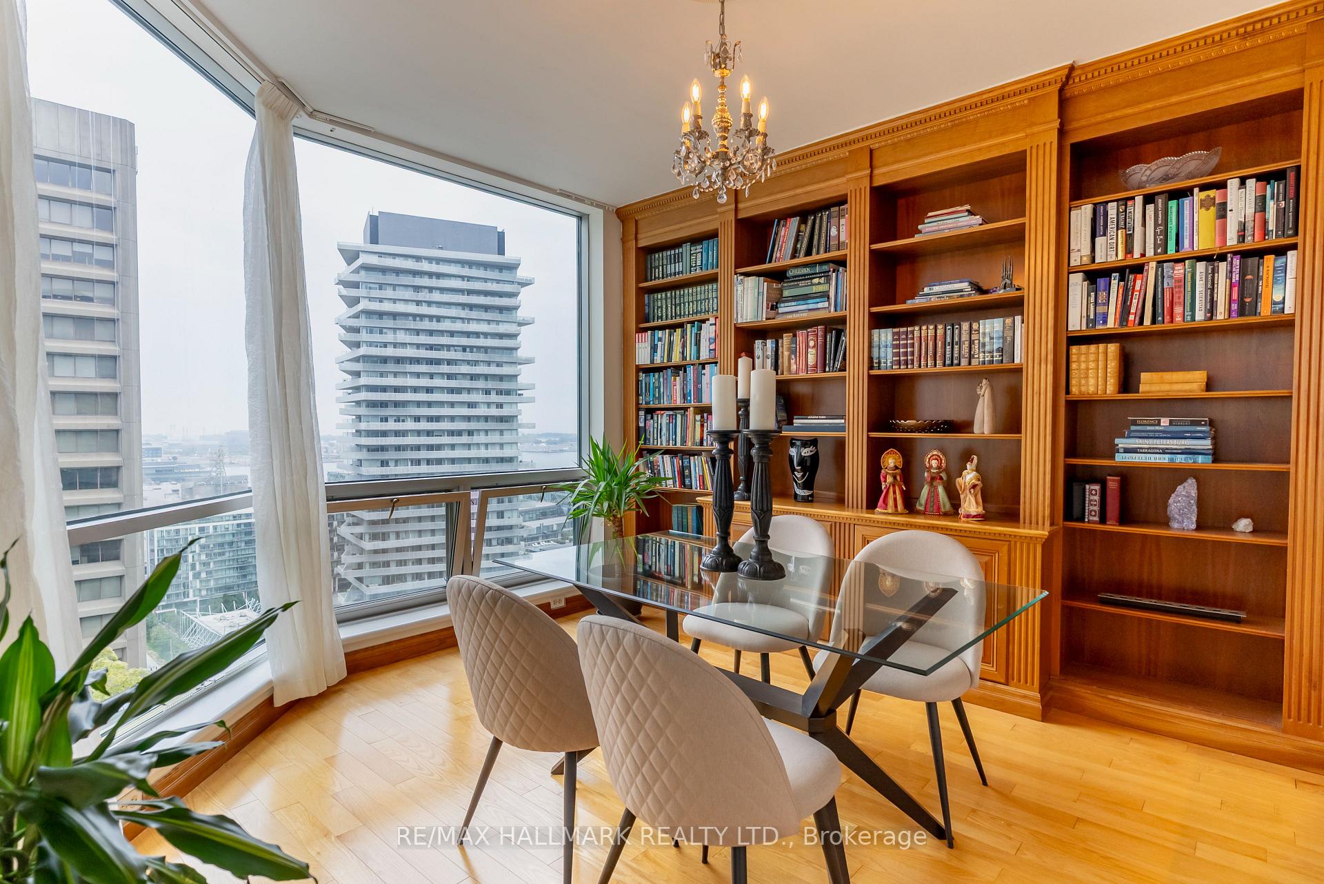 Photo 8 of Unit Ph9, 10 Queens Quay W, Toronto, Waterfront Communities — HOMEH