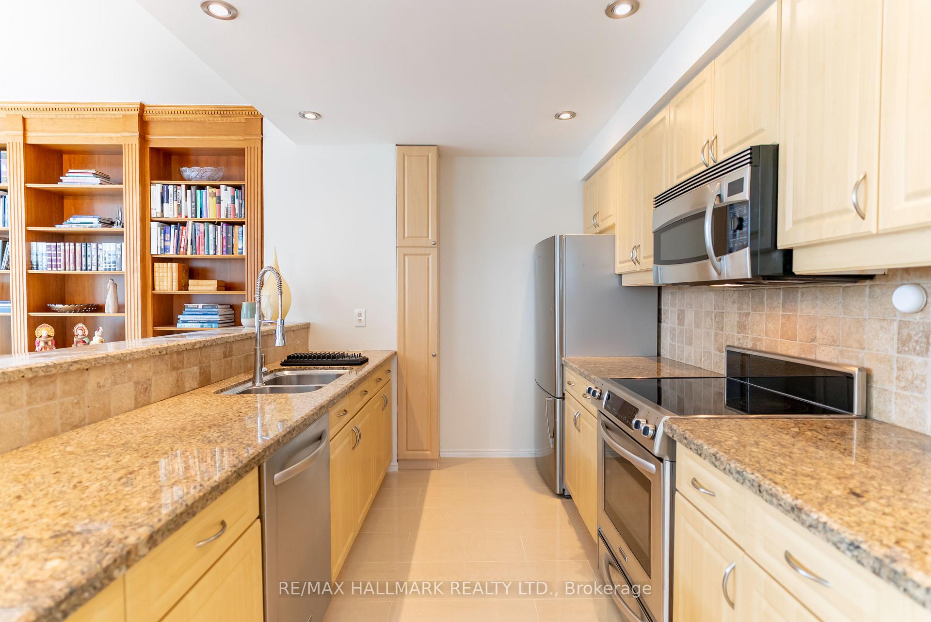 Photo 13 of Unit Ph9, 10 Queens Quay W, Toronto, Waterfront Communities — HOMEH