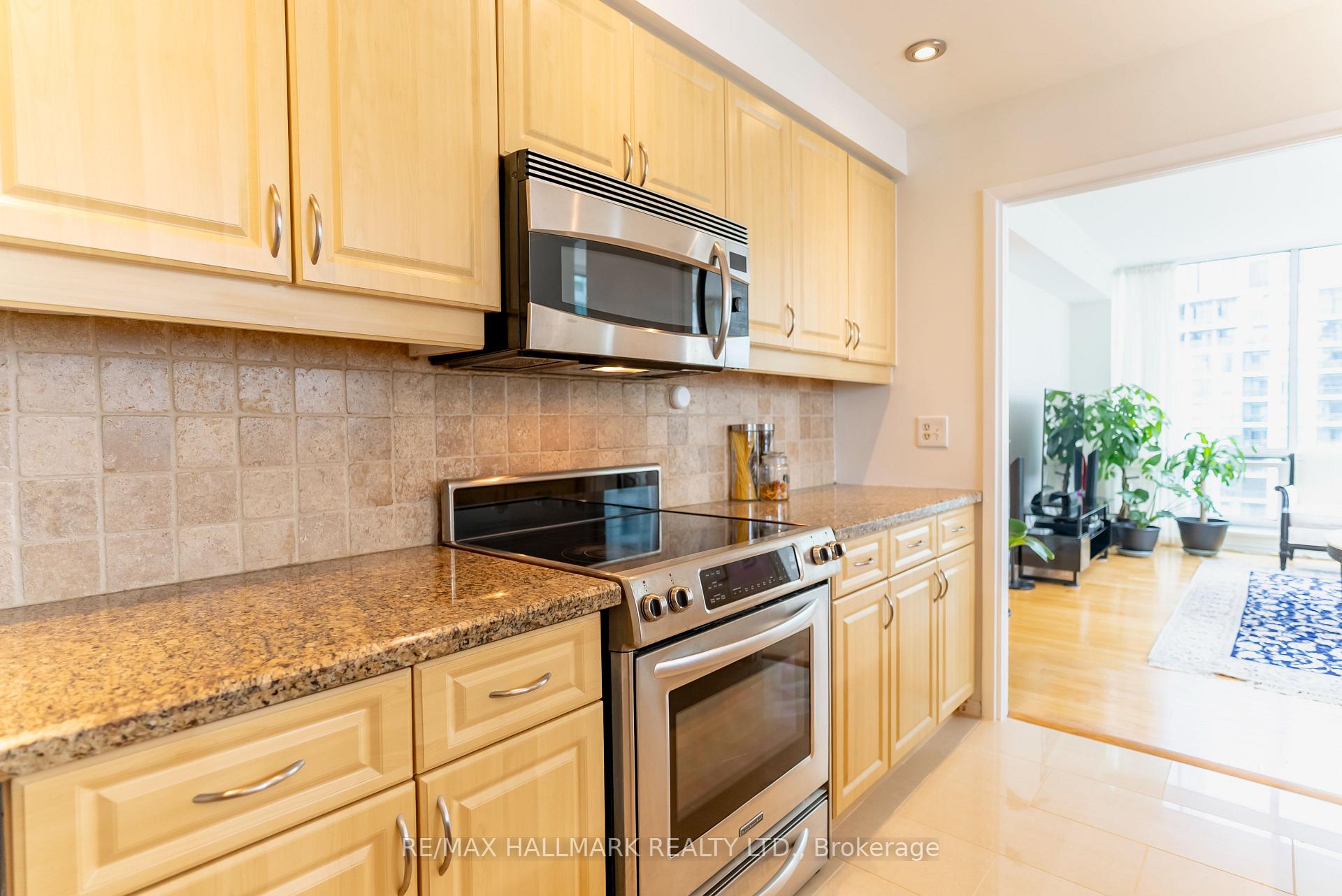Photo 14 of Unit Ph9, 10 Queens Quay W, Toronto, Waterfront Communities — HOMEH
