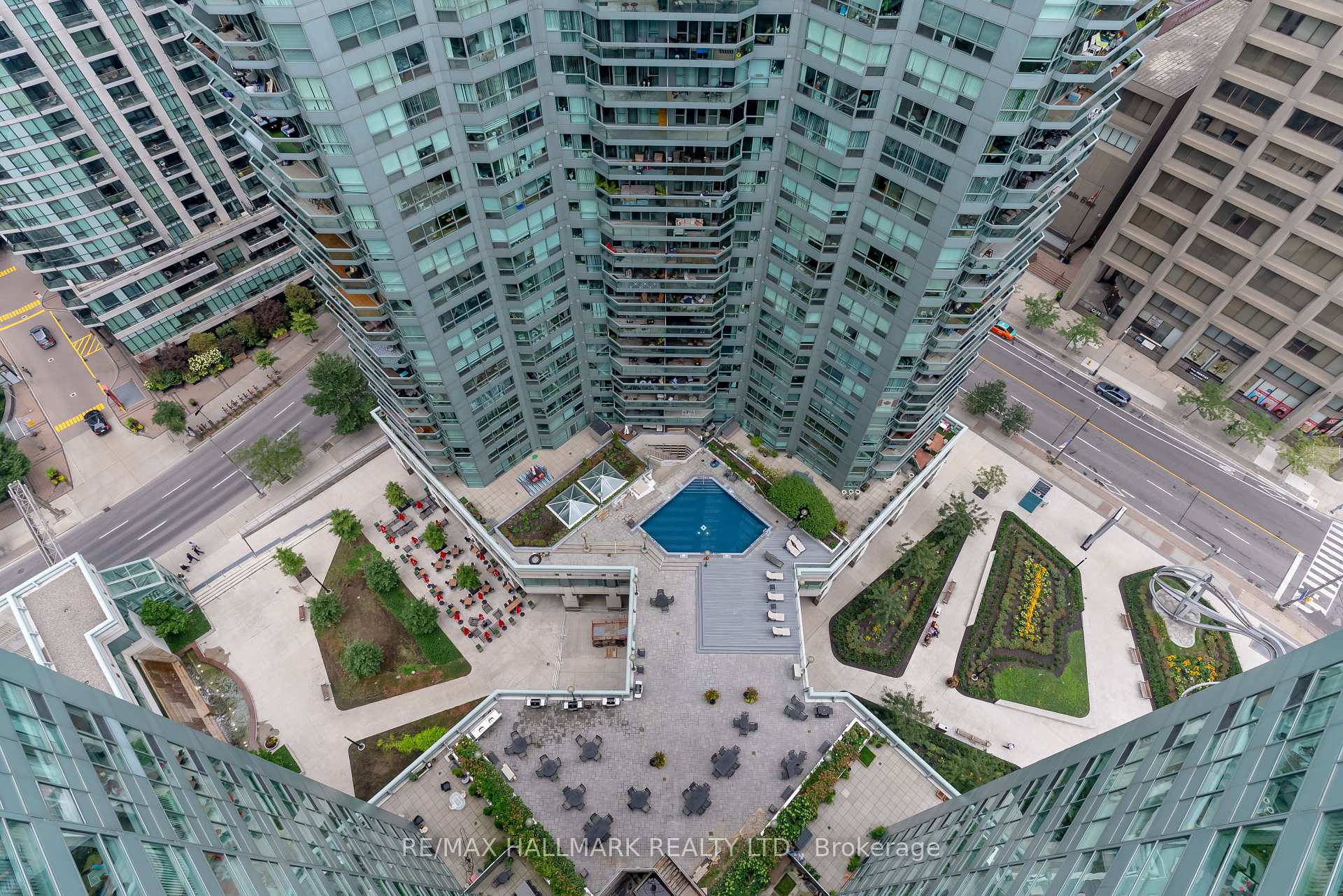Photo 18 of Unit Ph9, 10 Queens Quay W, Toronto, Waterfront Communities — HOMEH