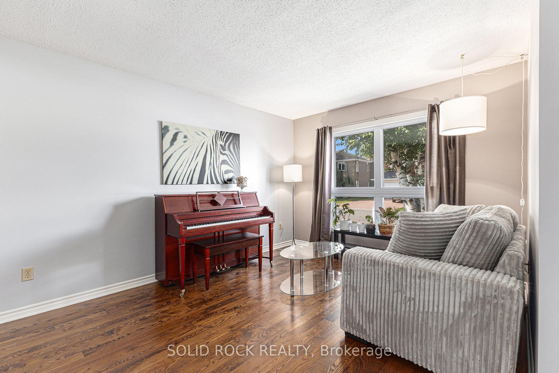 Photo 6 of 39 Kadeer Way, Ottawa, Barrhaven - Knollsbrook — HOMEH