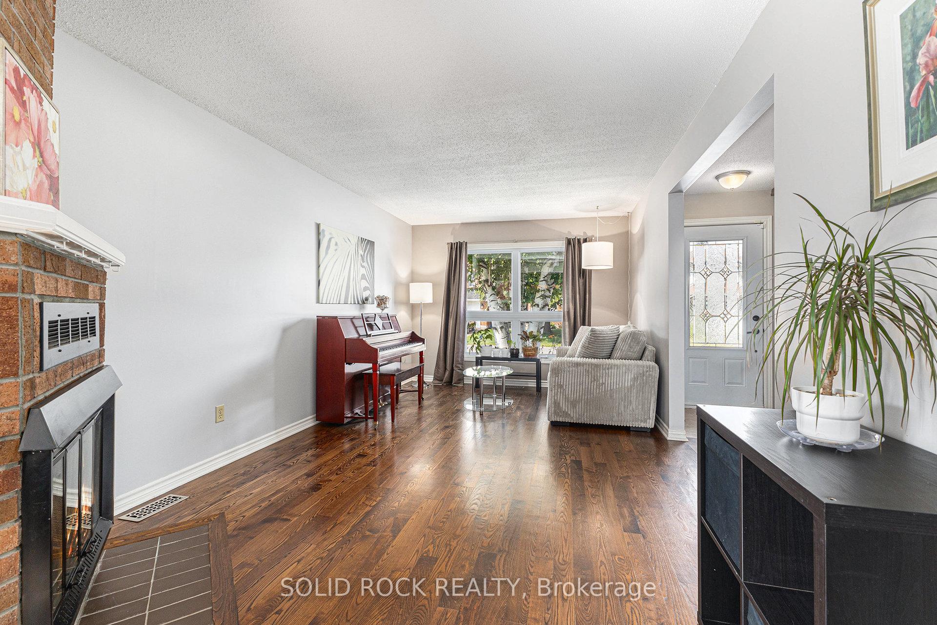 Photo 5 of 39 Kadeer Way, Ottawa, Barrhaven - Knollsbrook — HOMEH