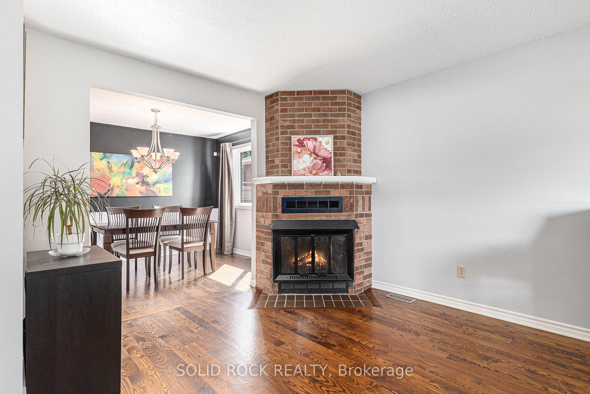 Photo 4 of 39 Kadeer Way, Ottawa, Barrhaven - Knollsbrook — HOMEH