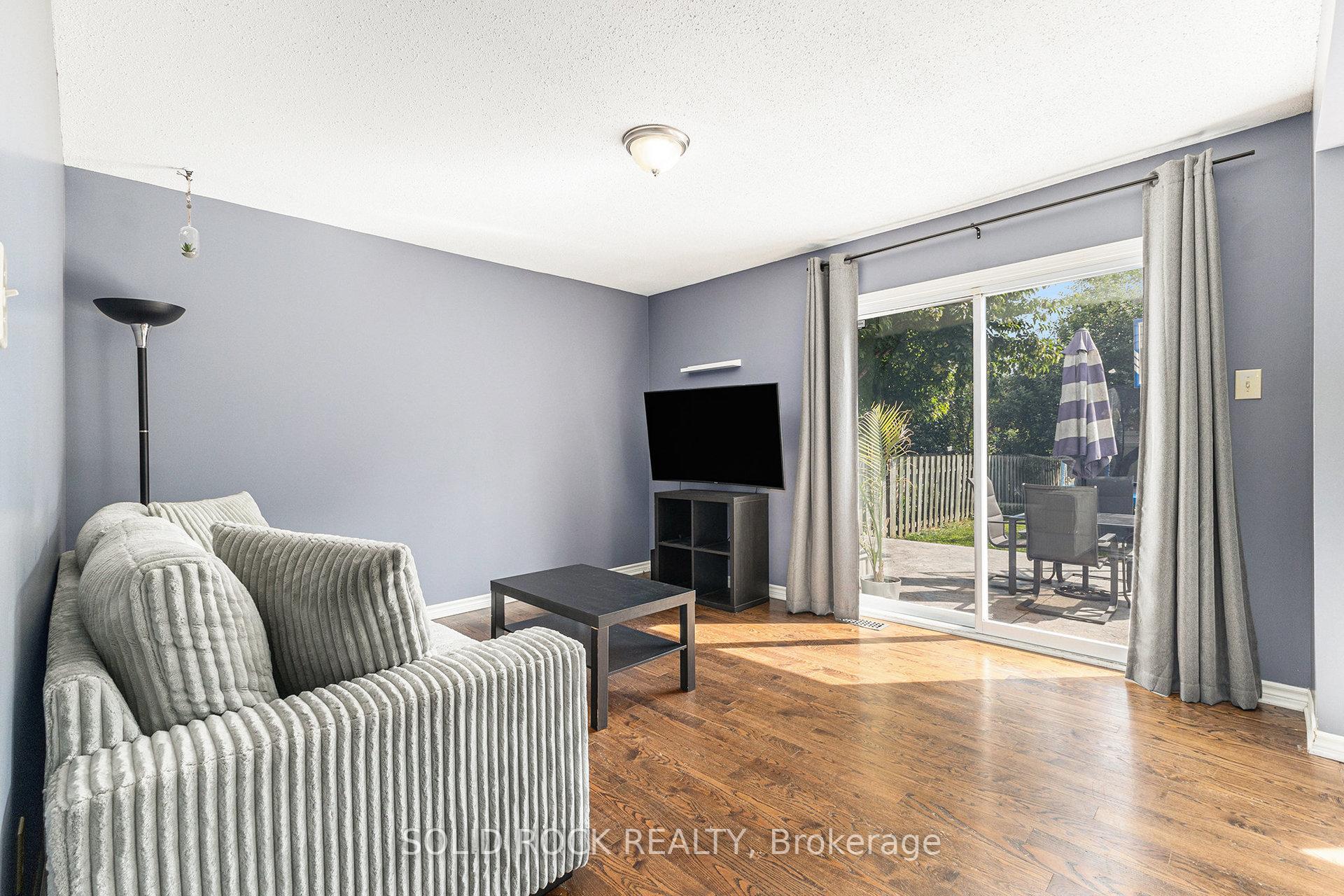 Photo 15 of 39 Kadeer Way, Ottawa, Barrhaven - Knollsbrook — HOMEH