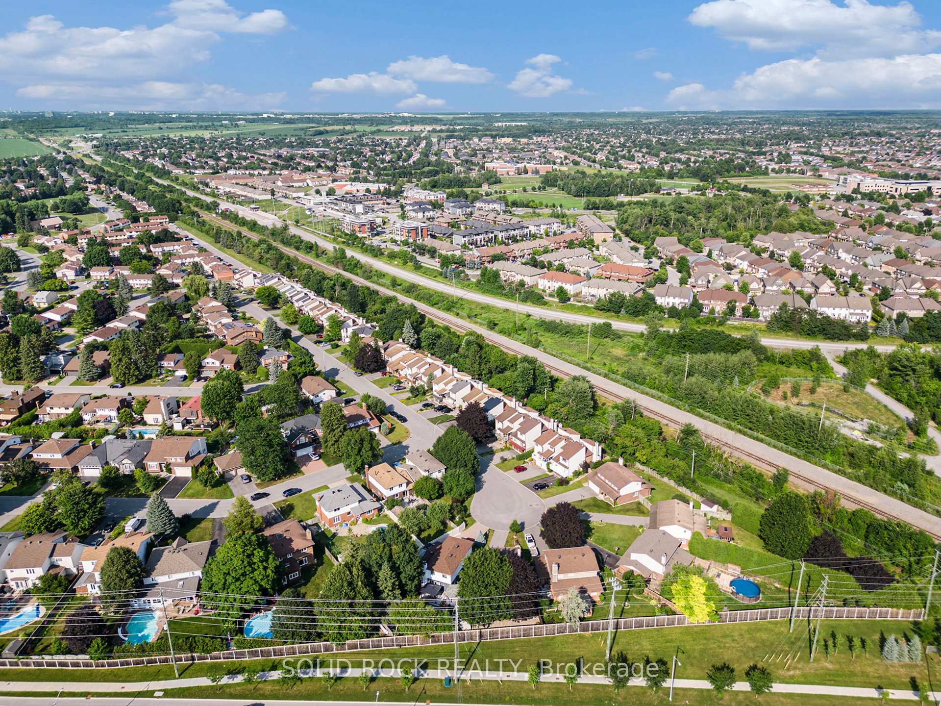 Photo 33 of 39 Kadeer Way, Ottawa, Barrhaven - Knollsbrook — HOMEH