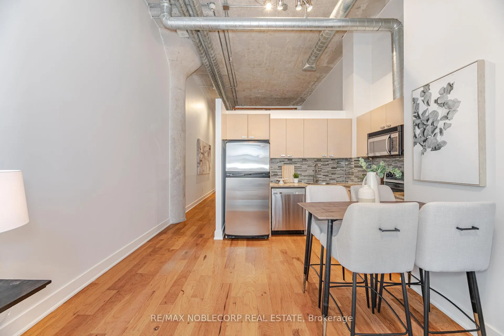 Photo 5 of Unit 228, 637 Lake Shore Boulevard W, Toronto, Niagara — HOMEH