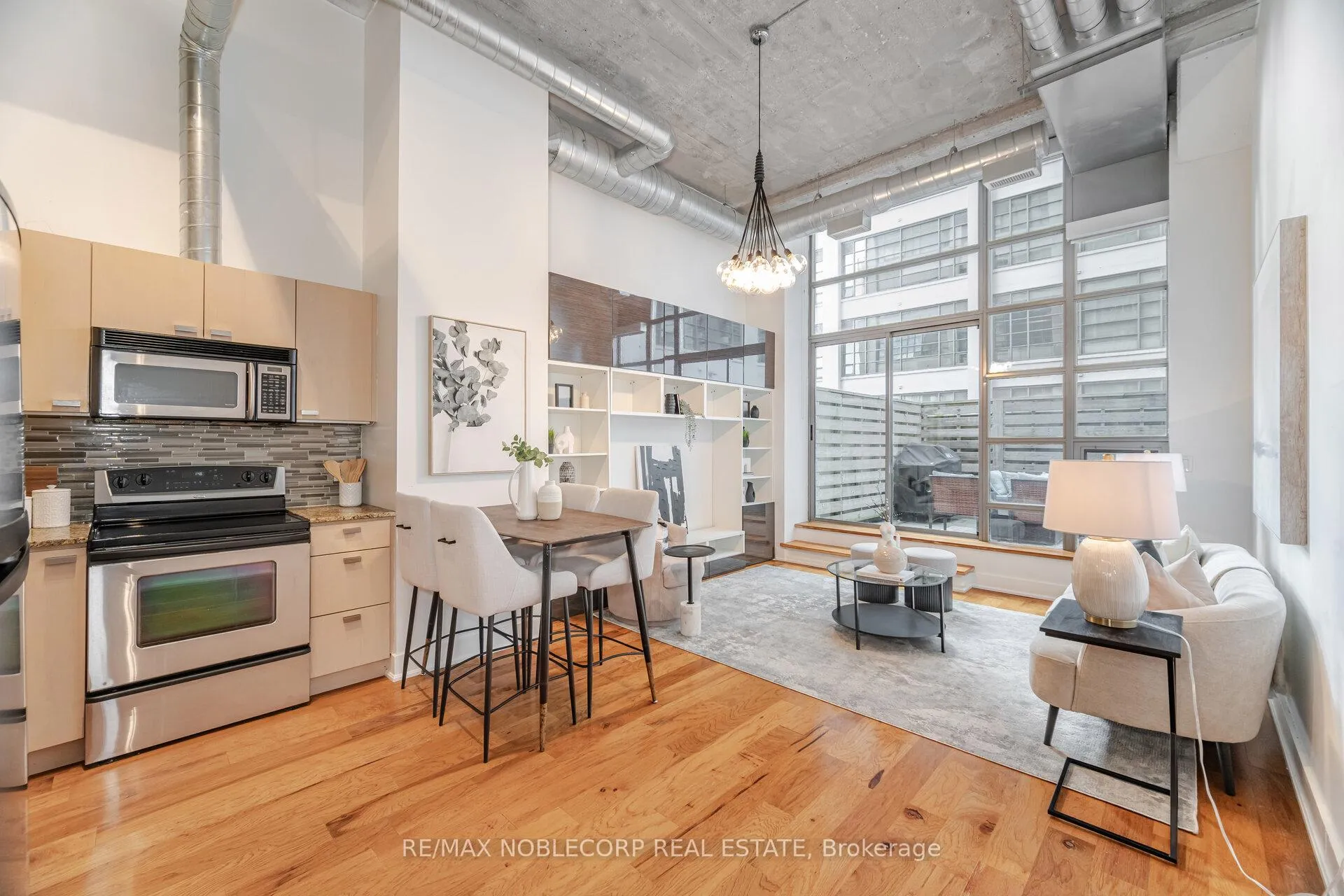 Photo 6 of Unit 228, 637 Lake Shore Boulevard W, Toronto, Niagara — HOMEH