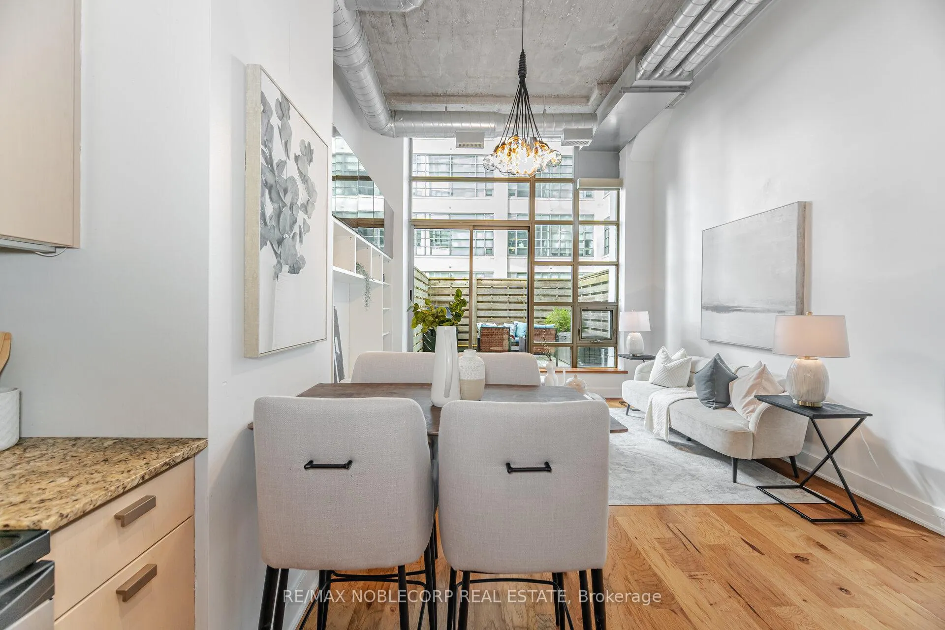 Photo 9 of Unit 228, 637 Lake Shore Boulevard W, Toronto, Niagara — HOMEH